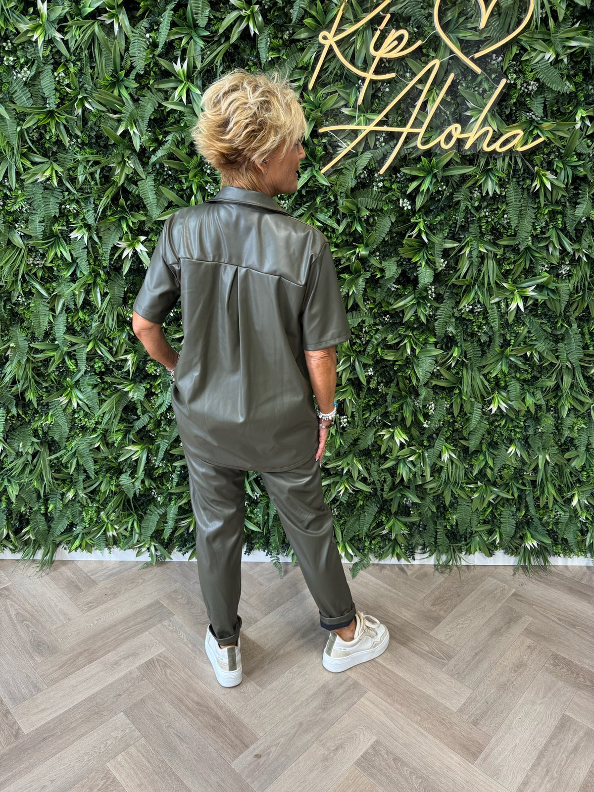 Tweedelig leatherlook set legergroen