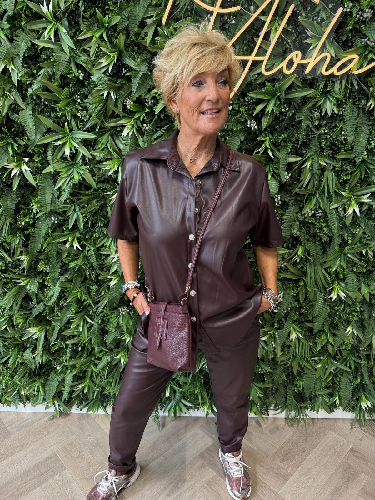 Tweedelig leatherlook set aubergine