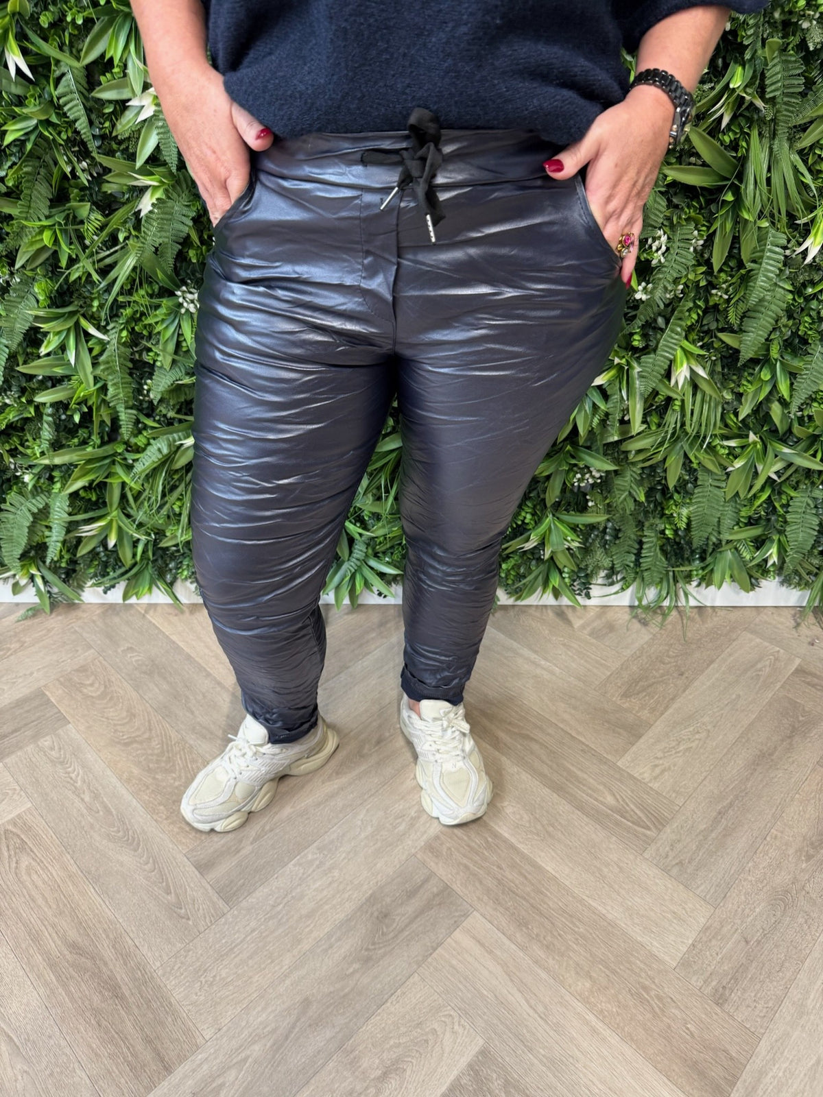 Stretchbroek leatherlook marineblauw