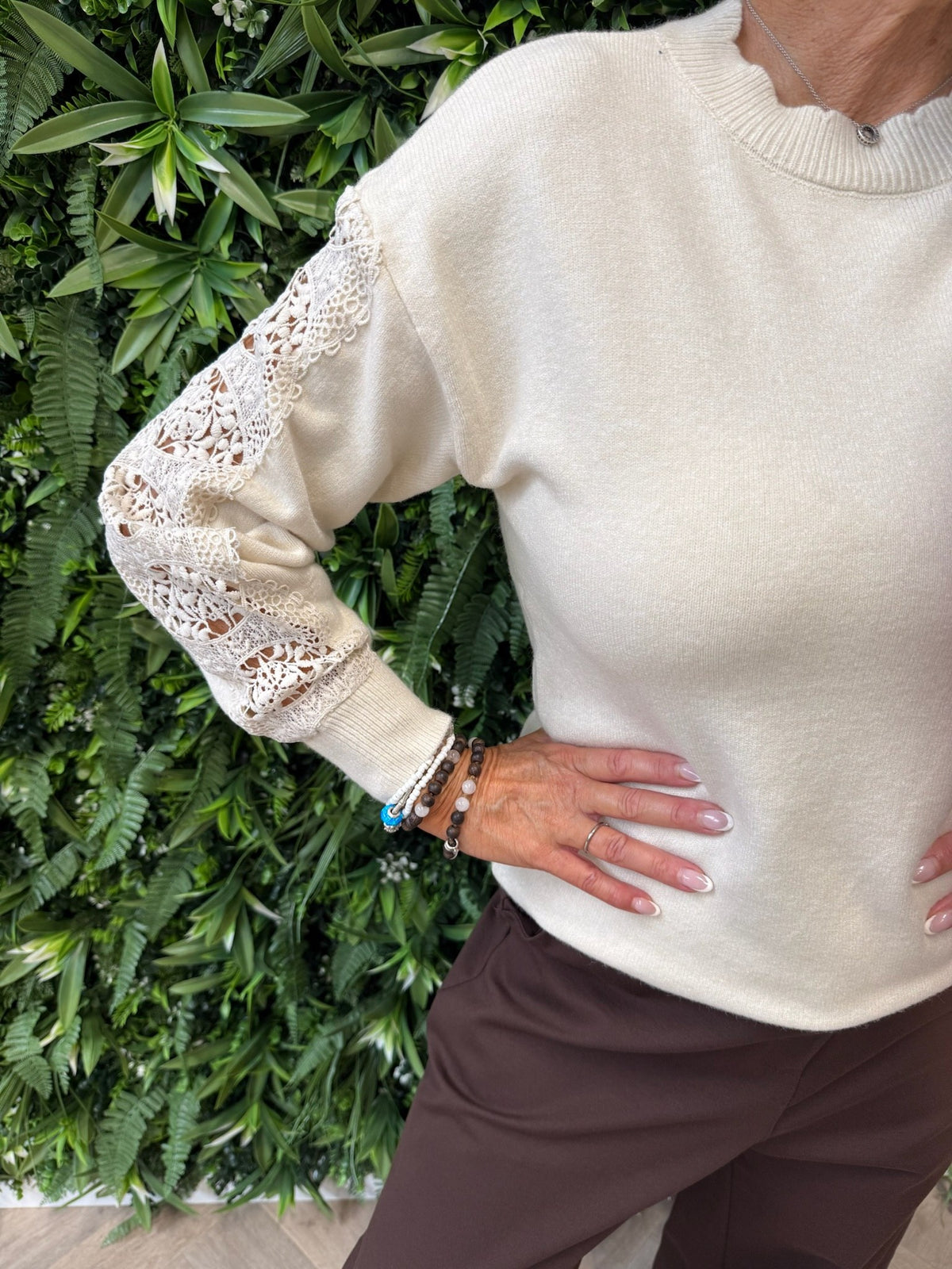 Trui open gewerkte broderie mouwen creme
