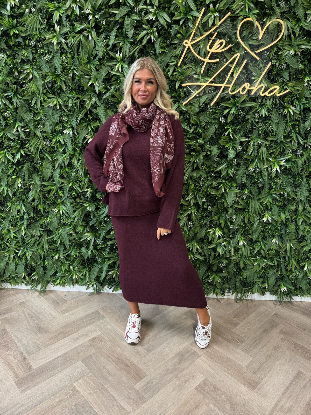 Gebreide trui met rok set aubergine