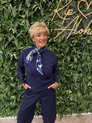 Trui open gewerkte broderie mouwen marineblauw