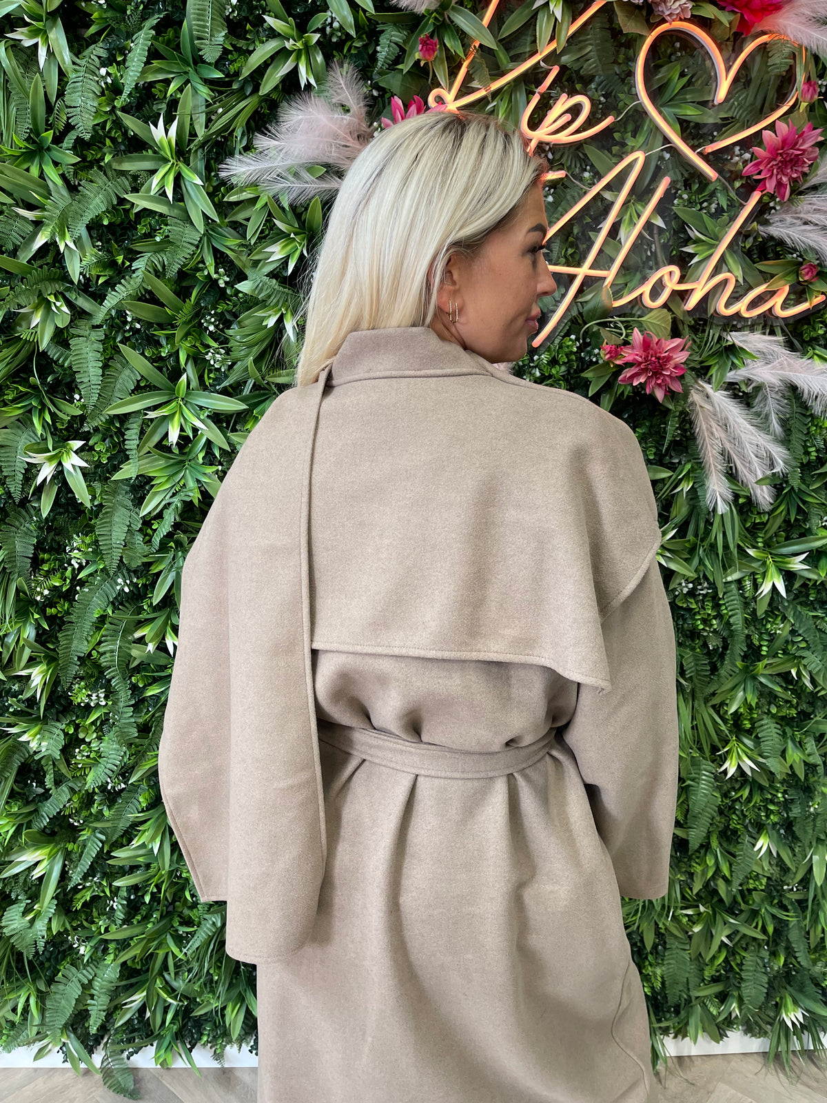 Lange mantel jas met sjaal taupe