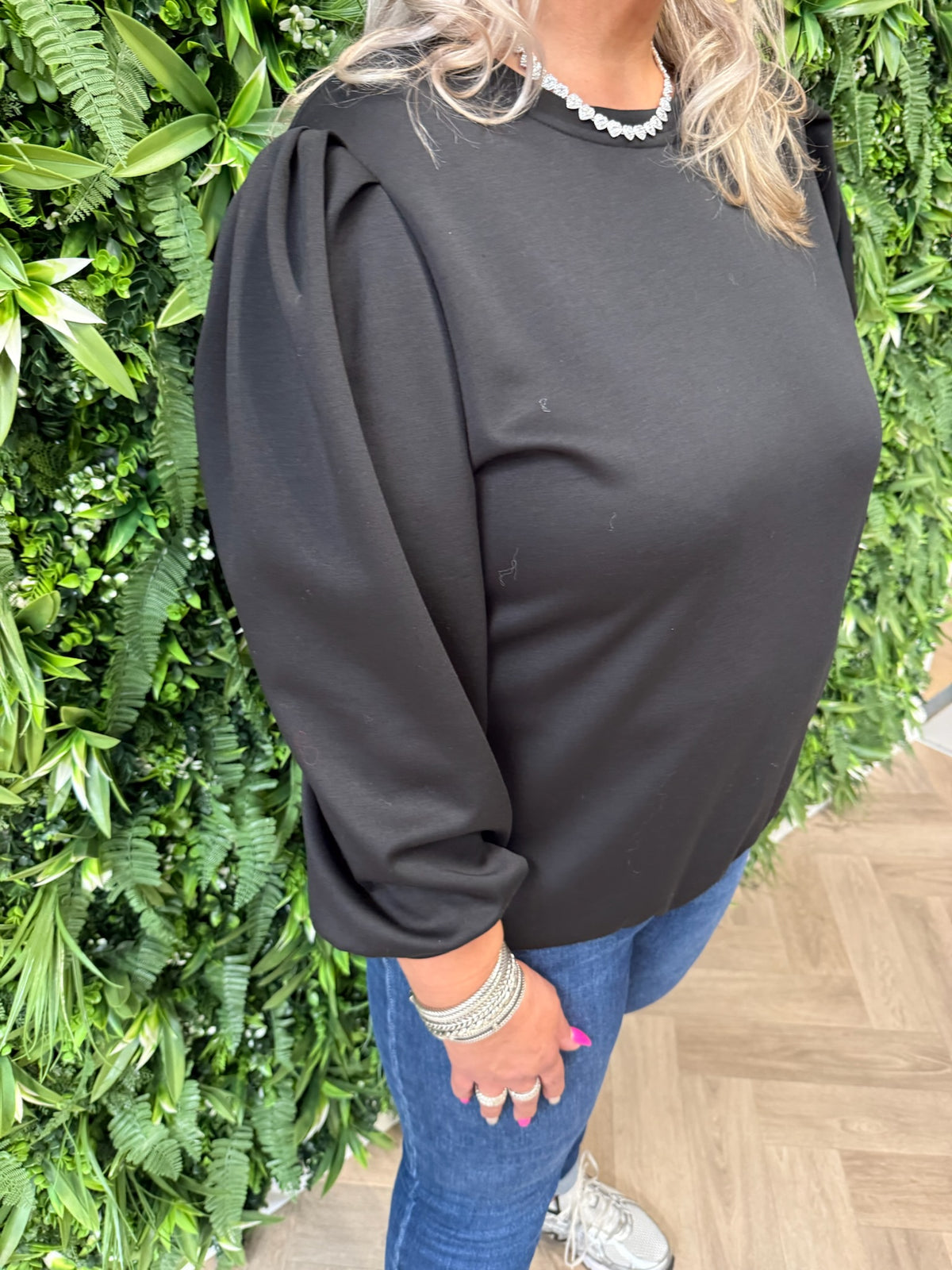 Sweater lange pofmouwen uni zwart