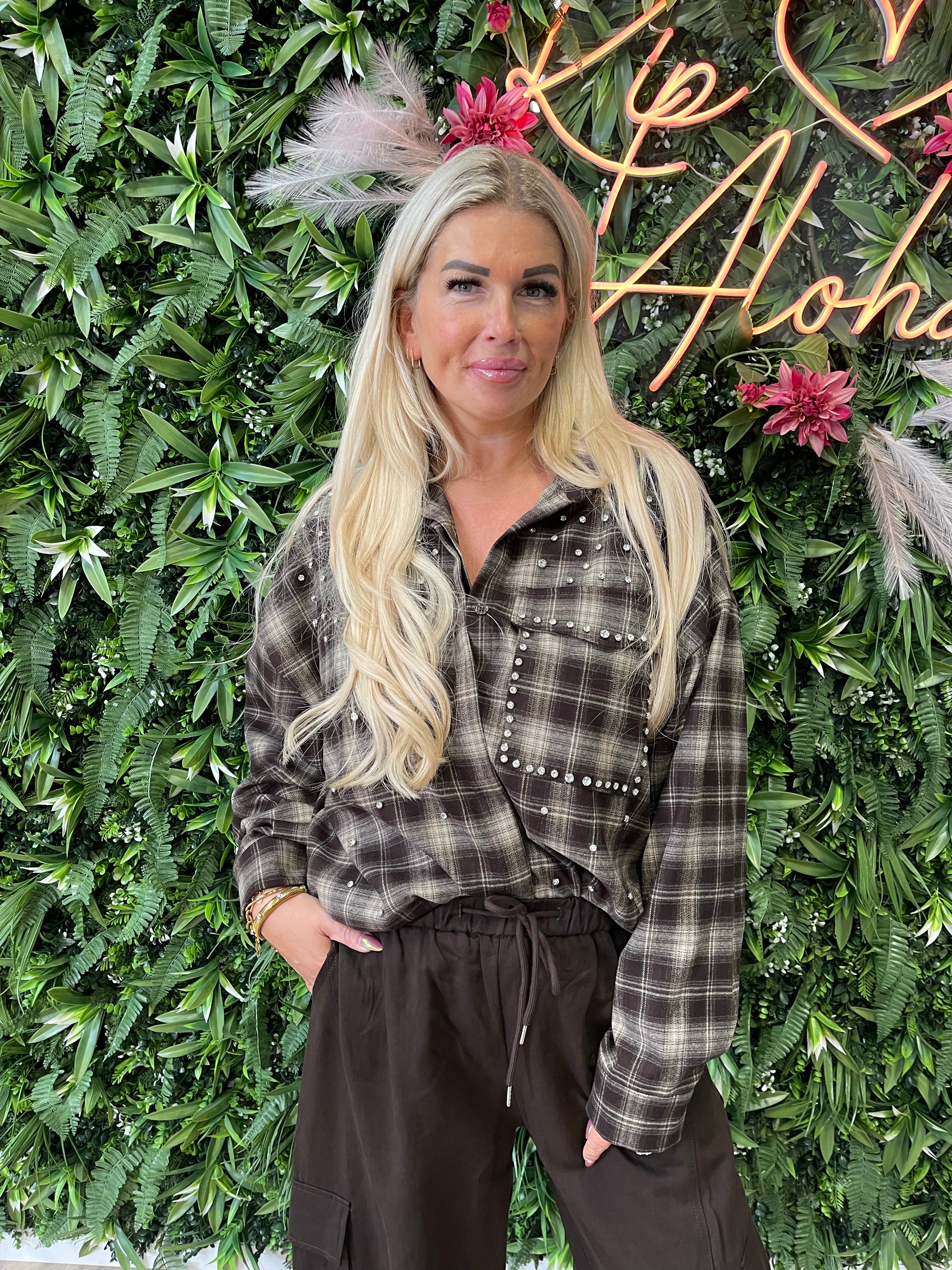 Blouse houthakkers met sierstenen donkerbruin