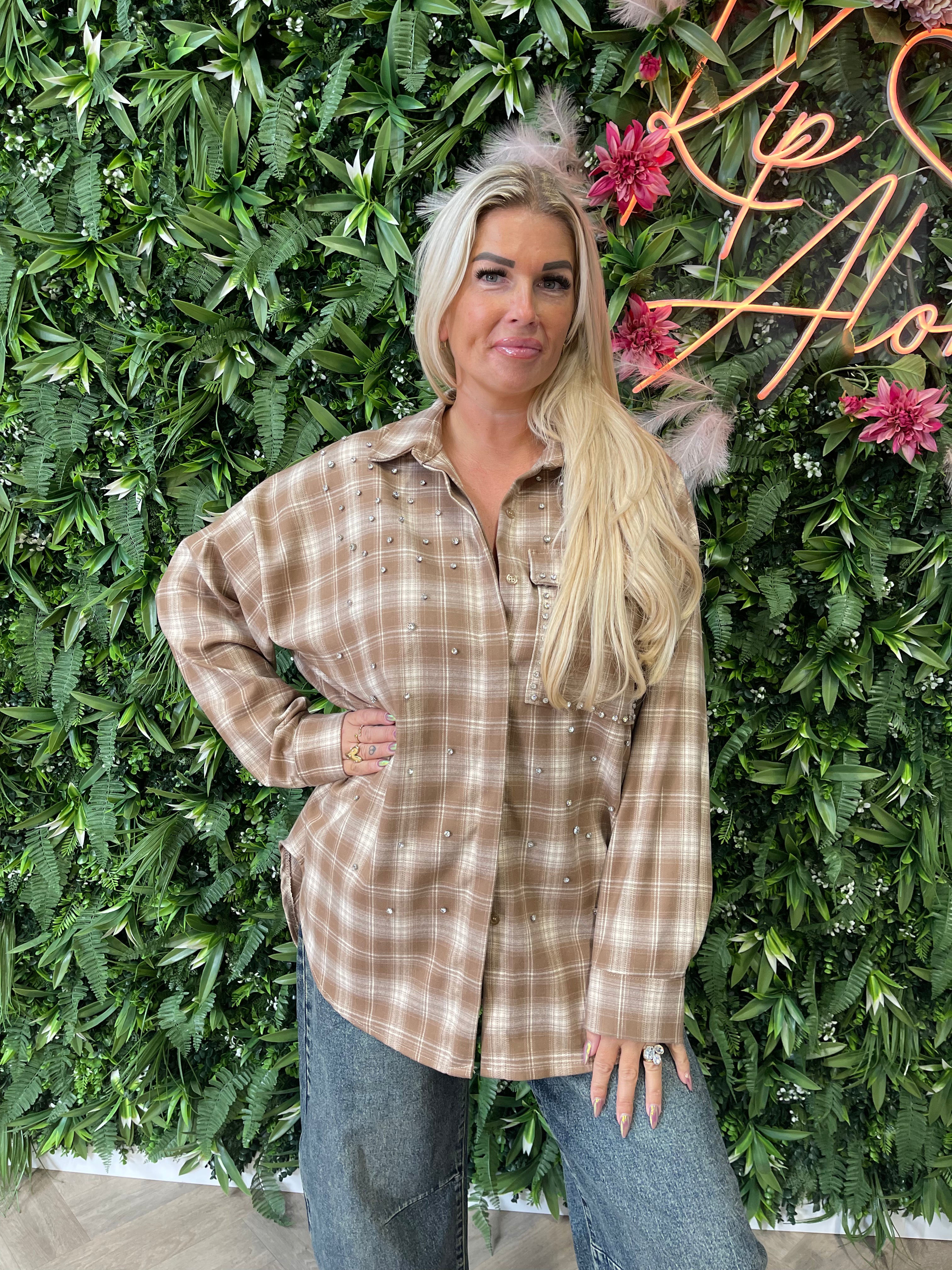 Blouse houthakkers met sierstenen camel