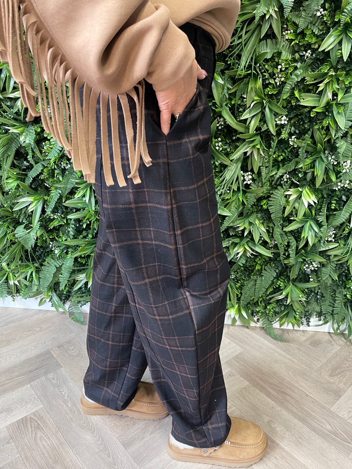 Pantalon barrel met ruit donkerbruin/camel