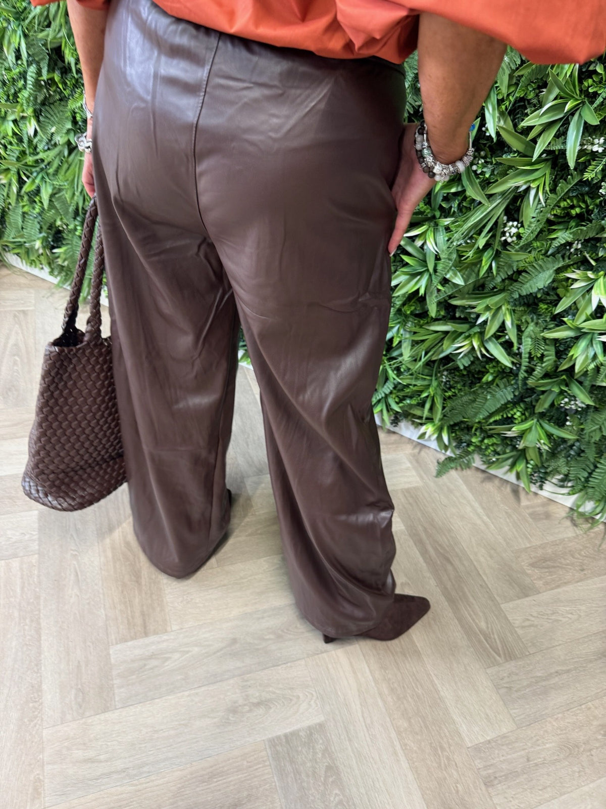 Luna&Miele leatherlook wide leg donkerbruin