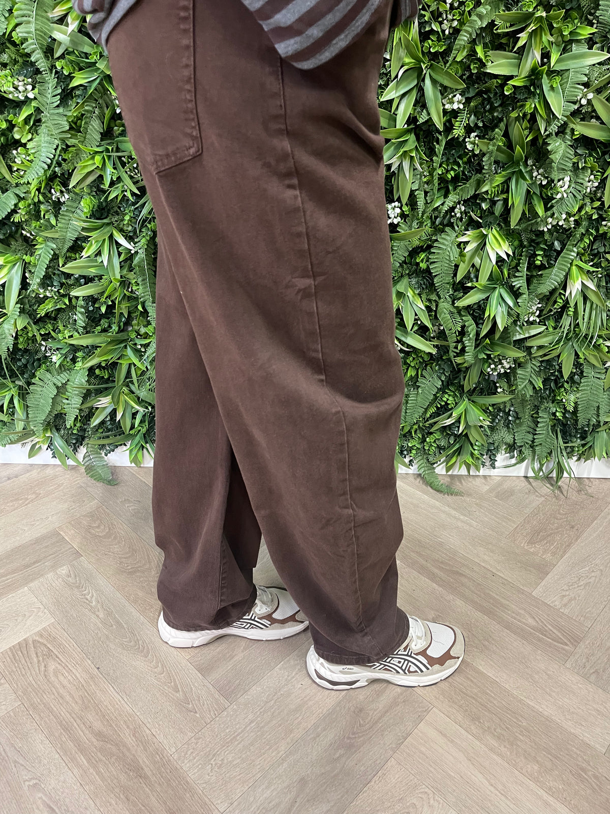 Norfy Barrel fit jeans donkerbruin