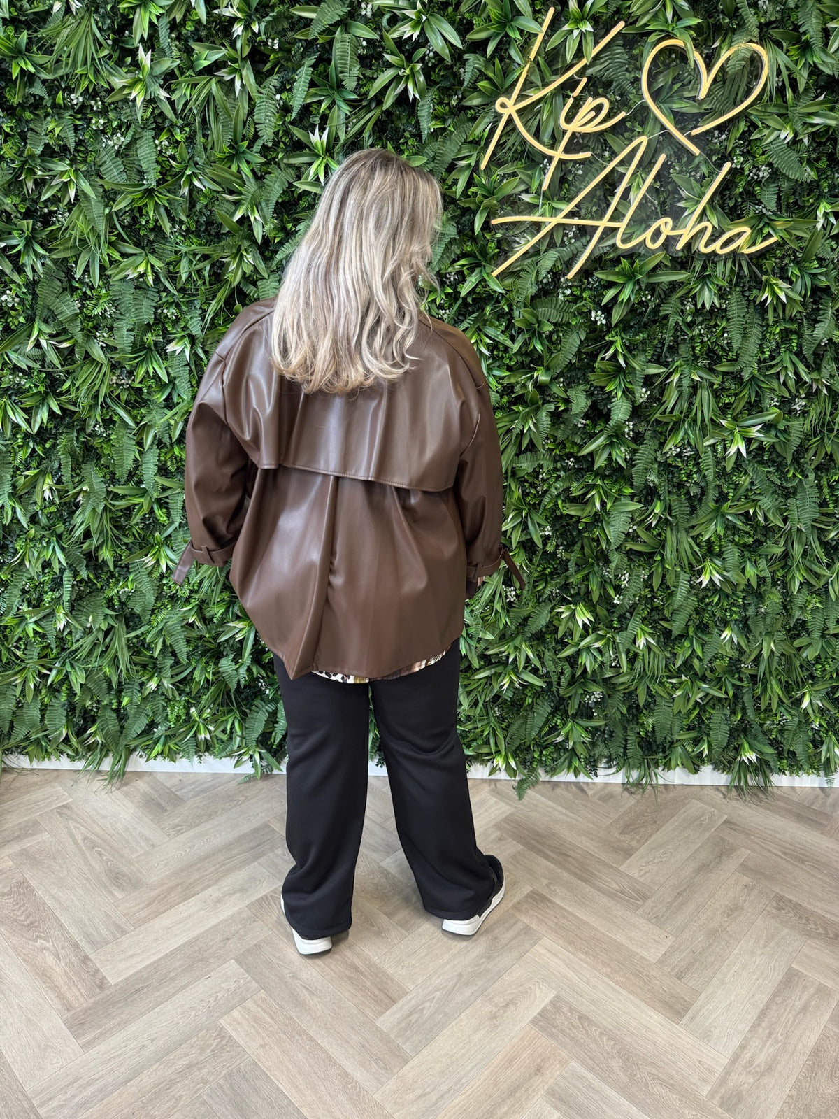 Leatherlook jas wide fit bruin