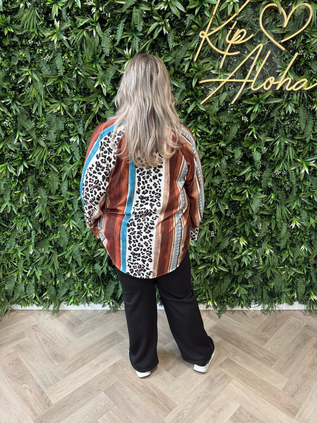 Blouse strik met strepen en panterprint roestbruin