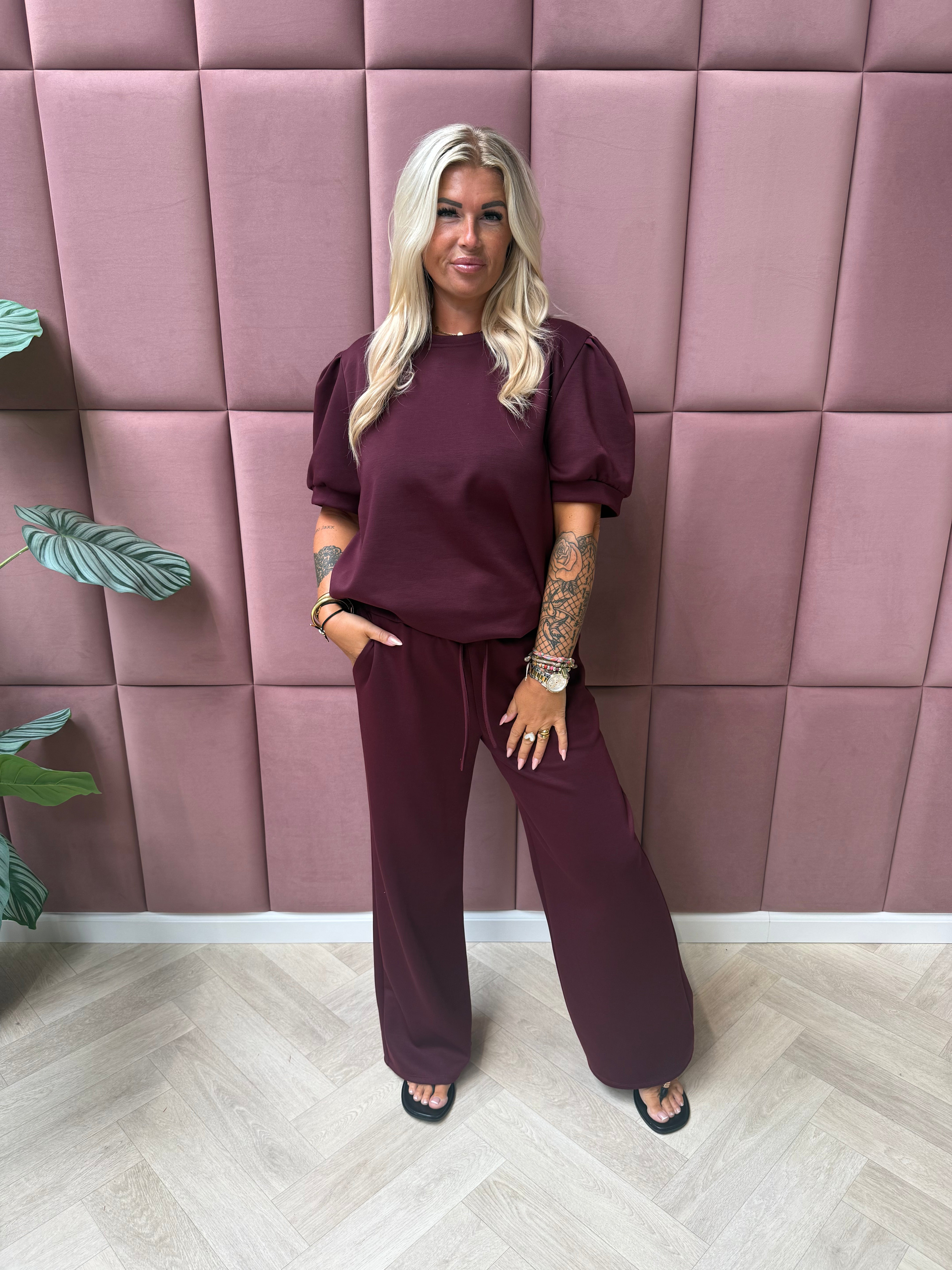 tweedelig pak sweater korte pofmouwen bordeaux