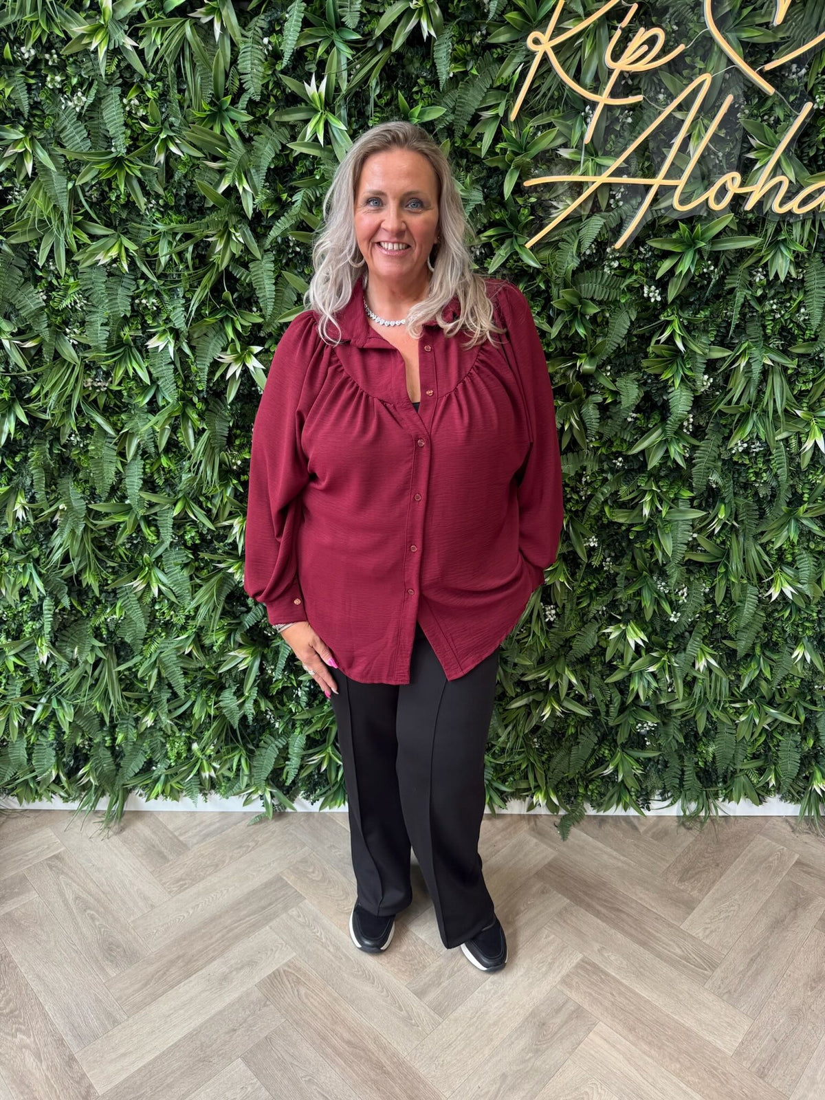 Blouse geplooid halsdetail uni bordeaux