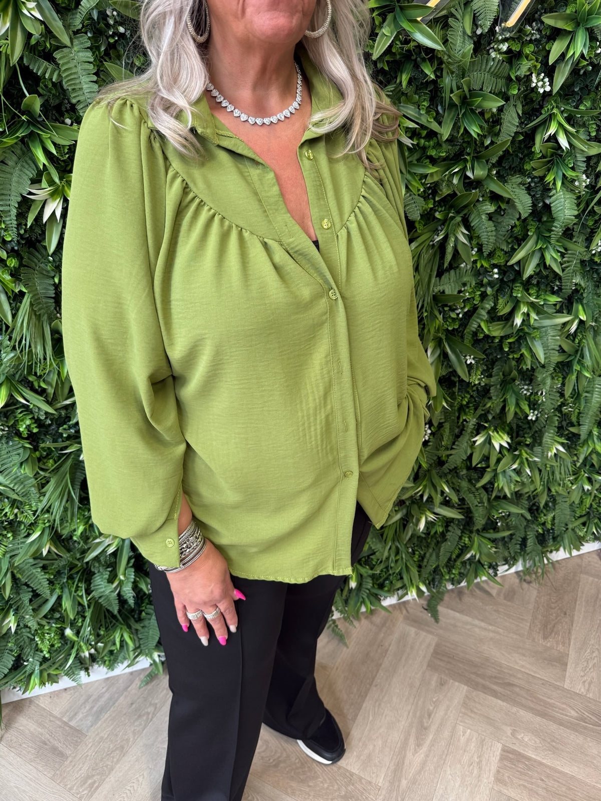 Blouse geplooid halsdetail uni lime