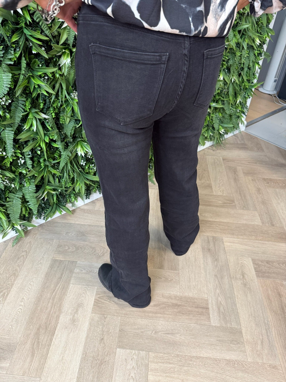 Norfy power stretch wide leg jeans zwart