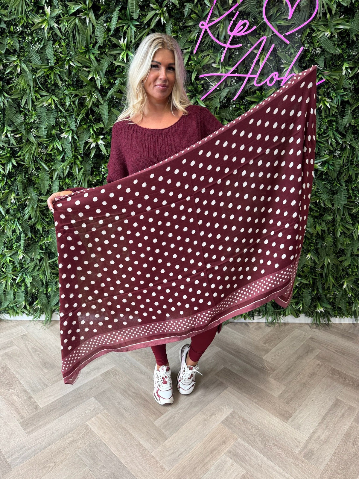 Sjaal dots bordeaux
