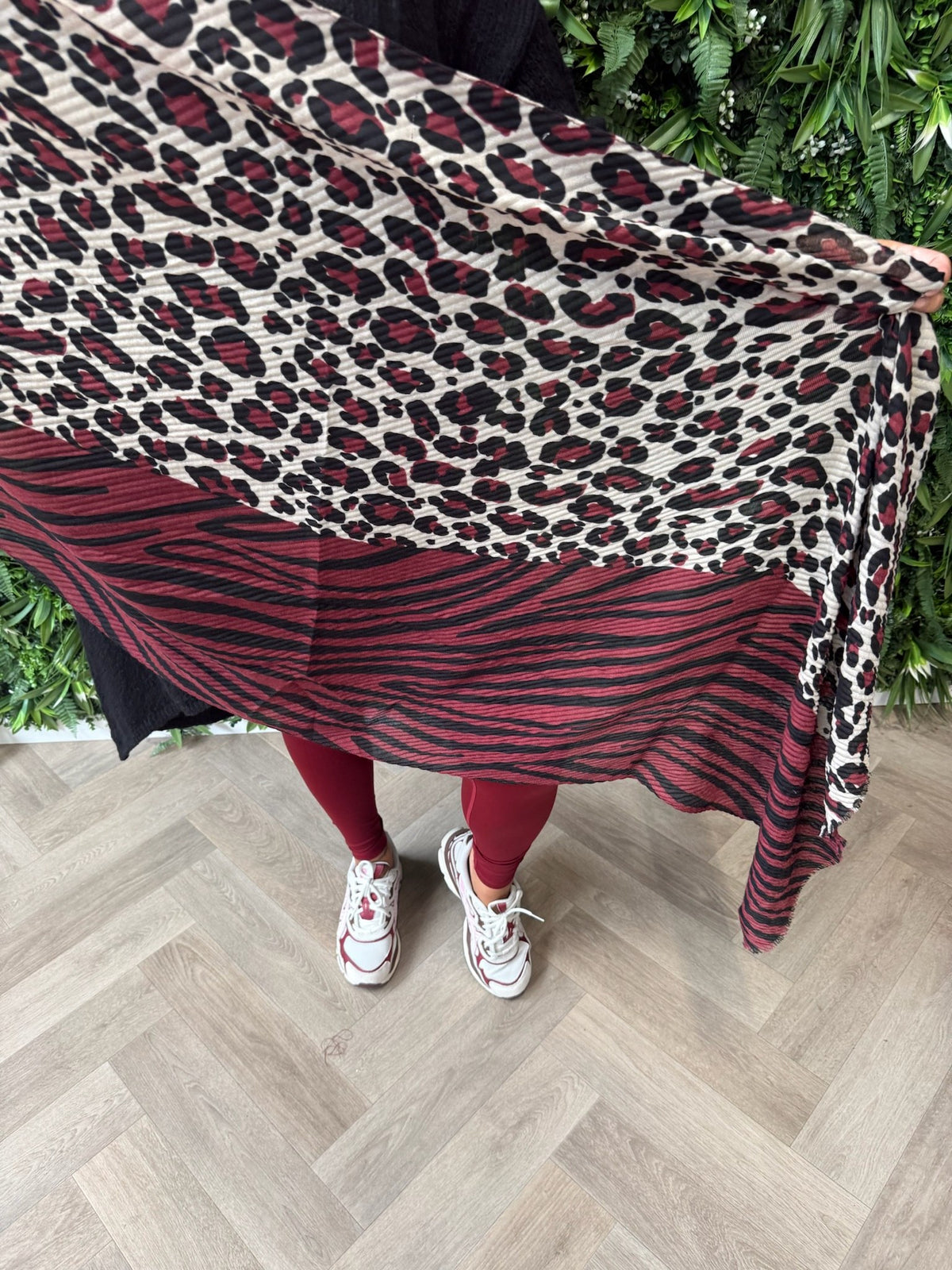 Sjaal ribbel panter bordeaux