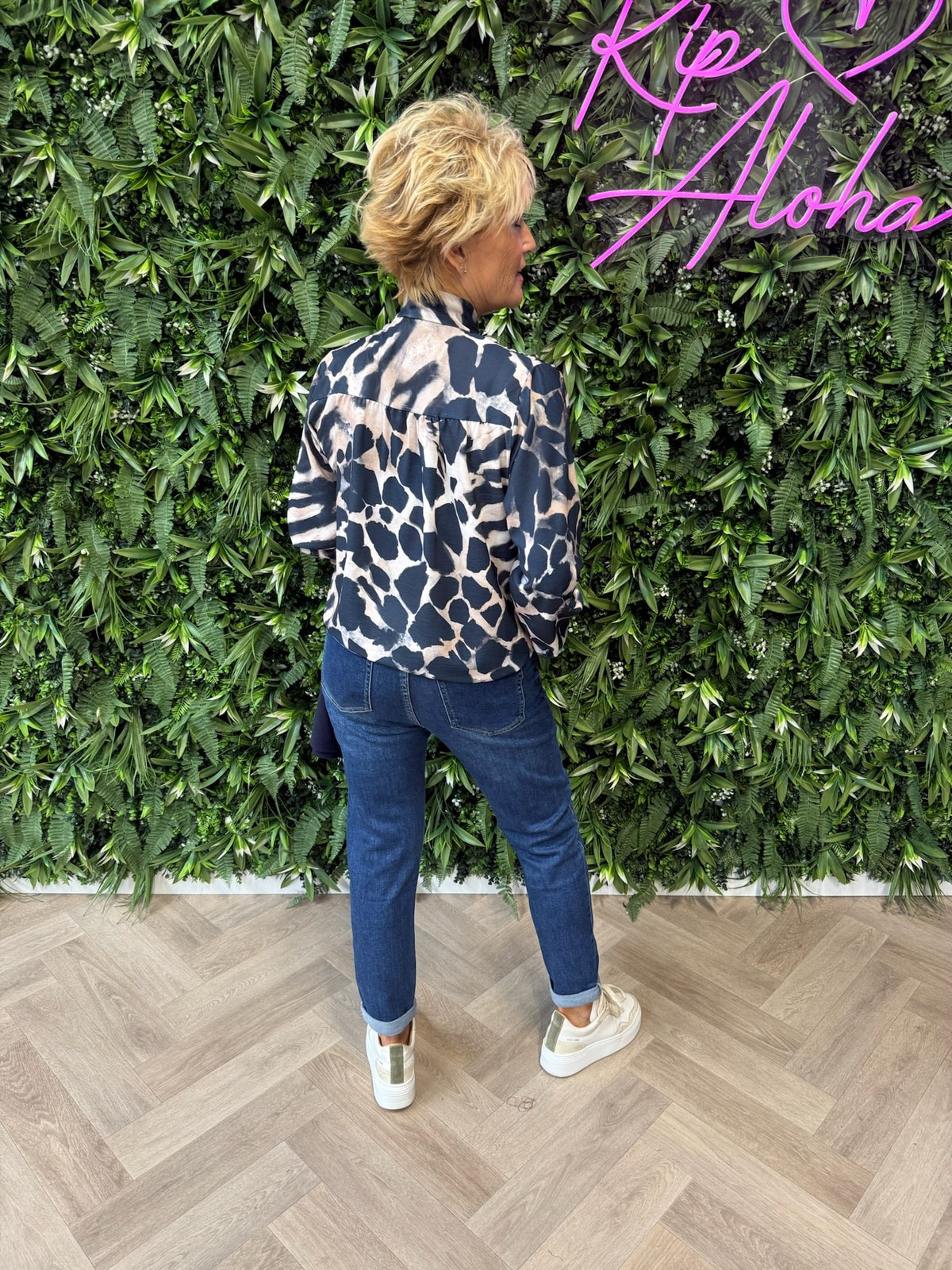 Blouse met strik giraffe print marineblauw