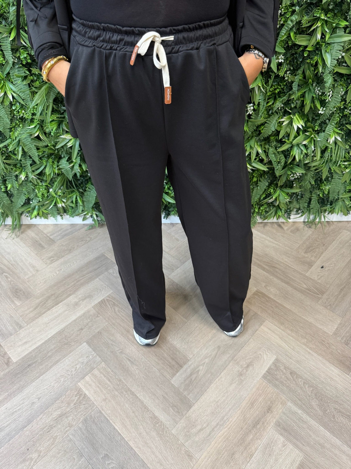 Tweedelig pak blazer met studs en franjes zwart
