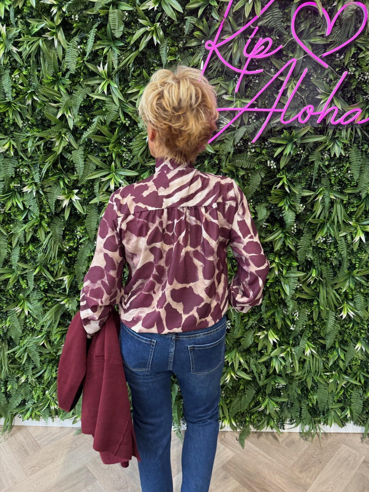 Blouse met strik giraffe print bordeaux