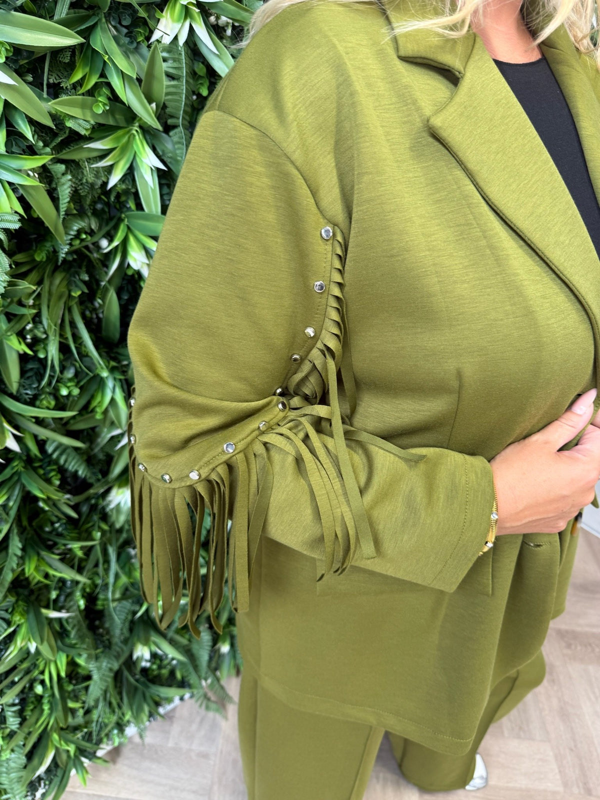 Tweedelig pak blazer met studs en franjes pistache