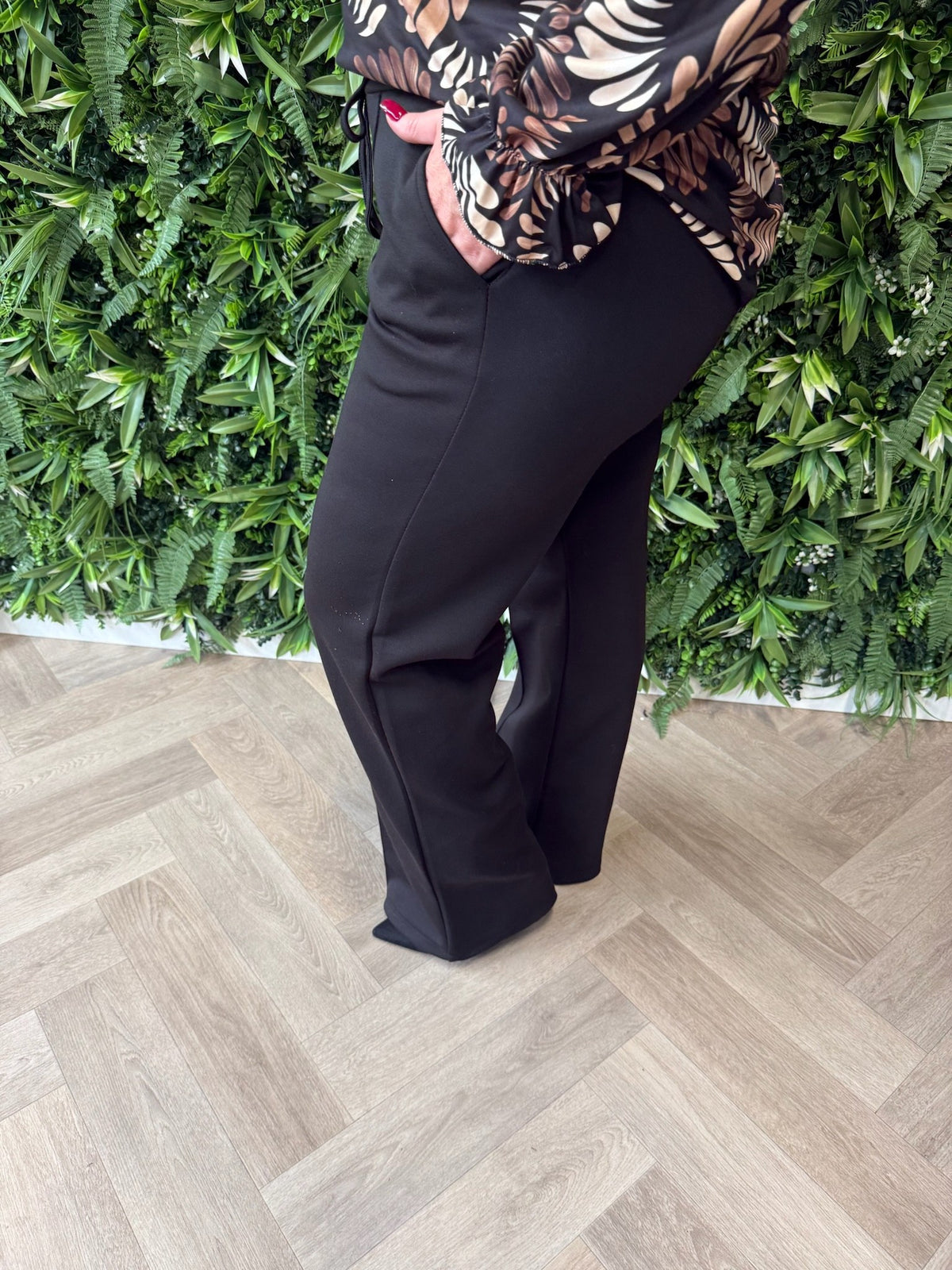 Wijde broek met naad zwart