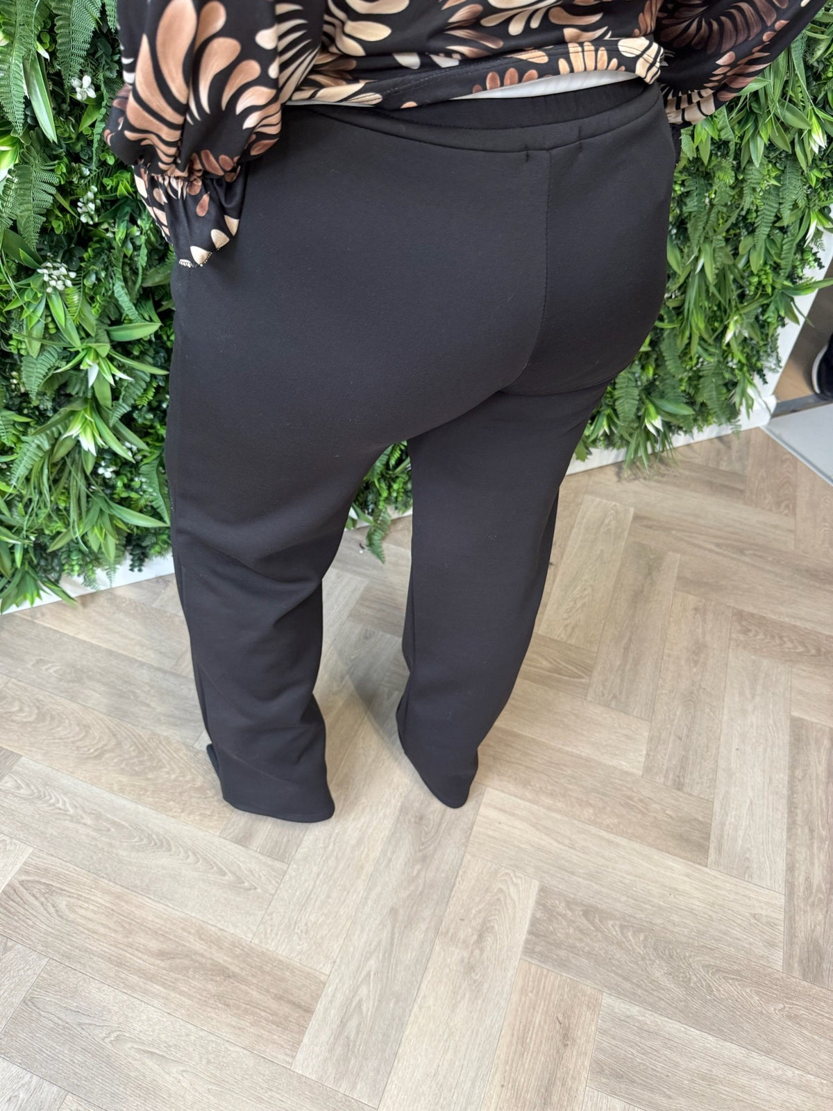 Wijde broek met naad zwart