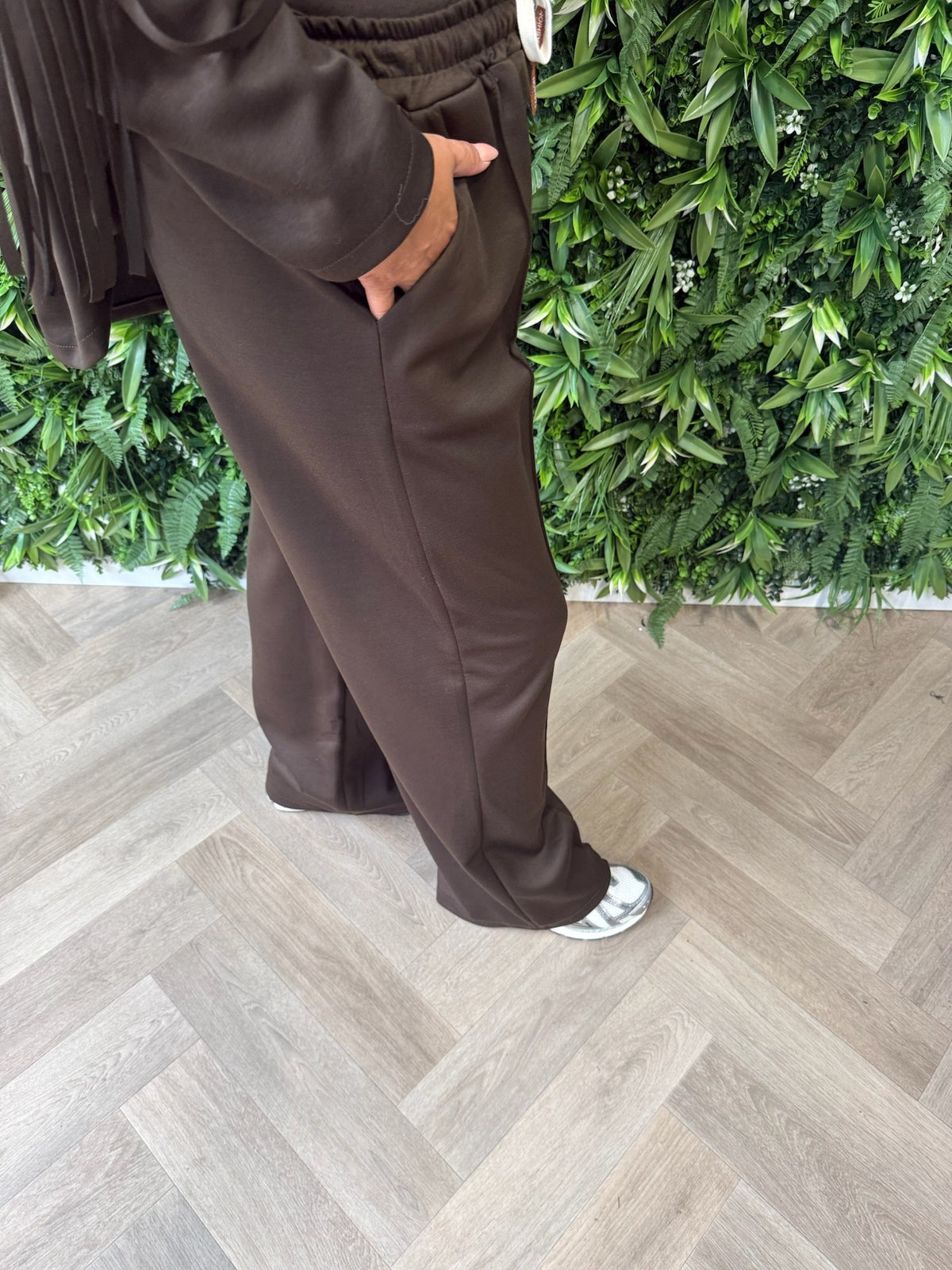 Tweedelig pak blazer met studs en franjes donkerbruin