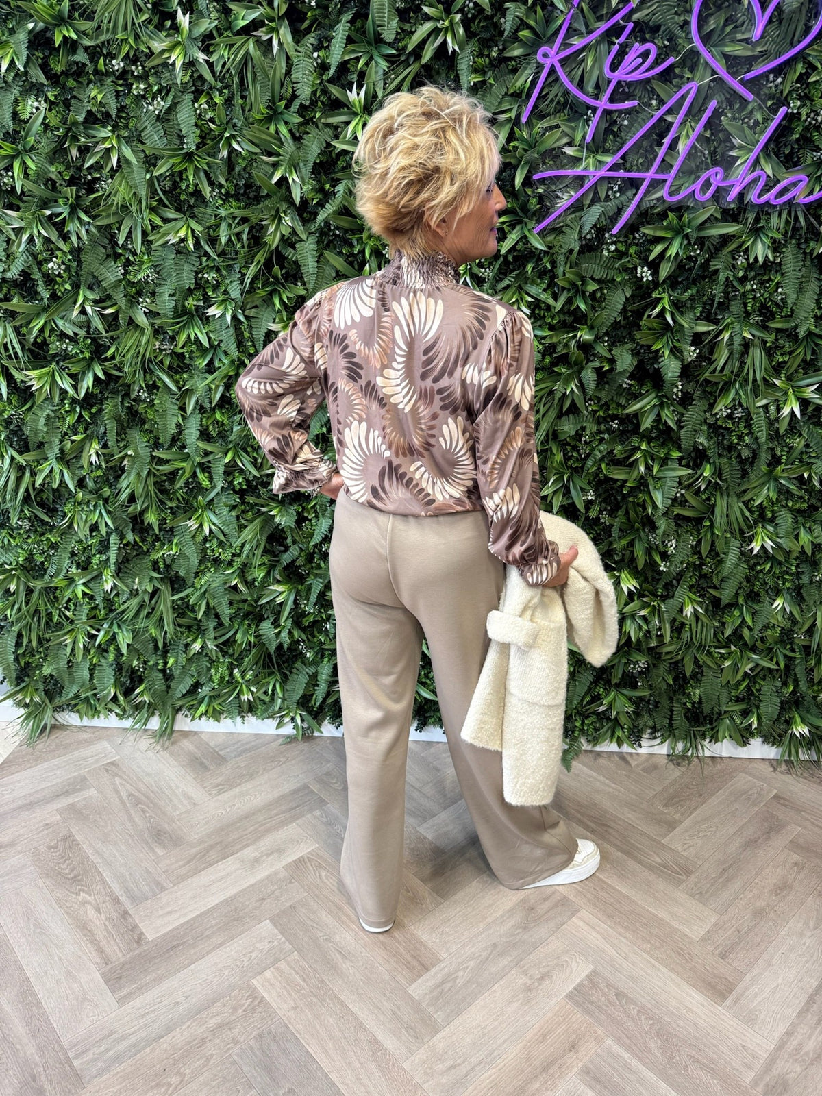 Top smock kraag bladeren print taupe