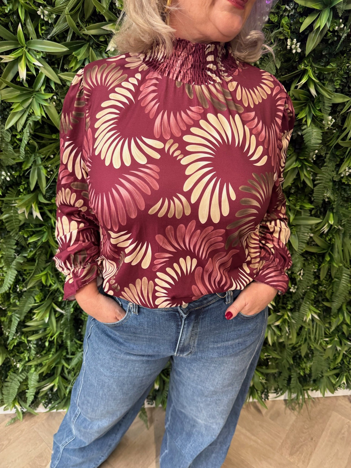 Top smock kraag bladeren print bordeaux