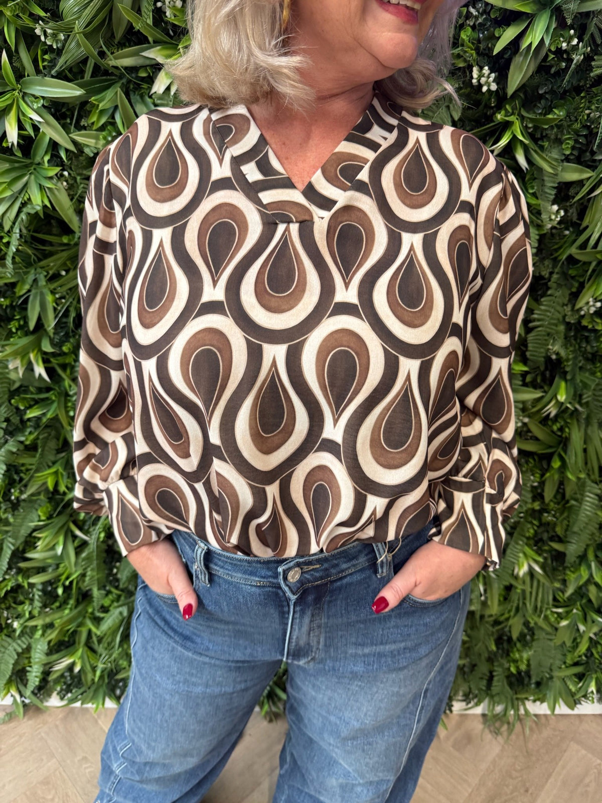 Top v-hals print druppel bruin