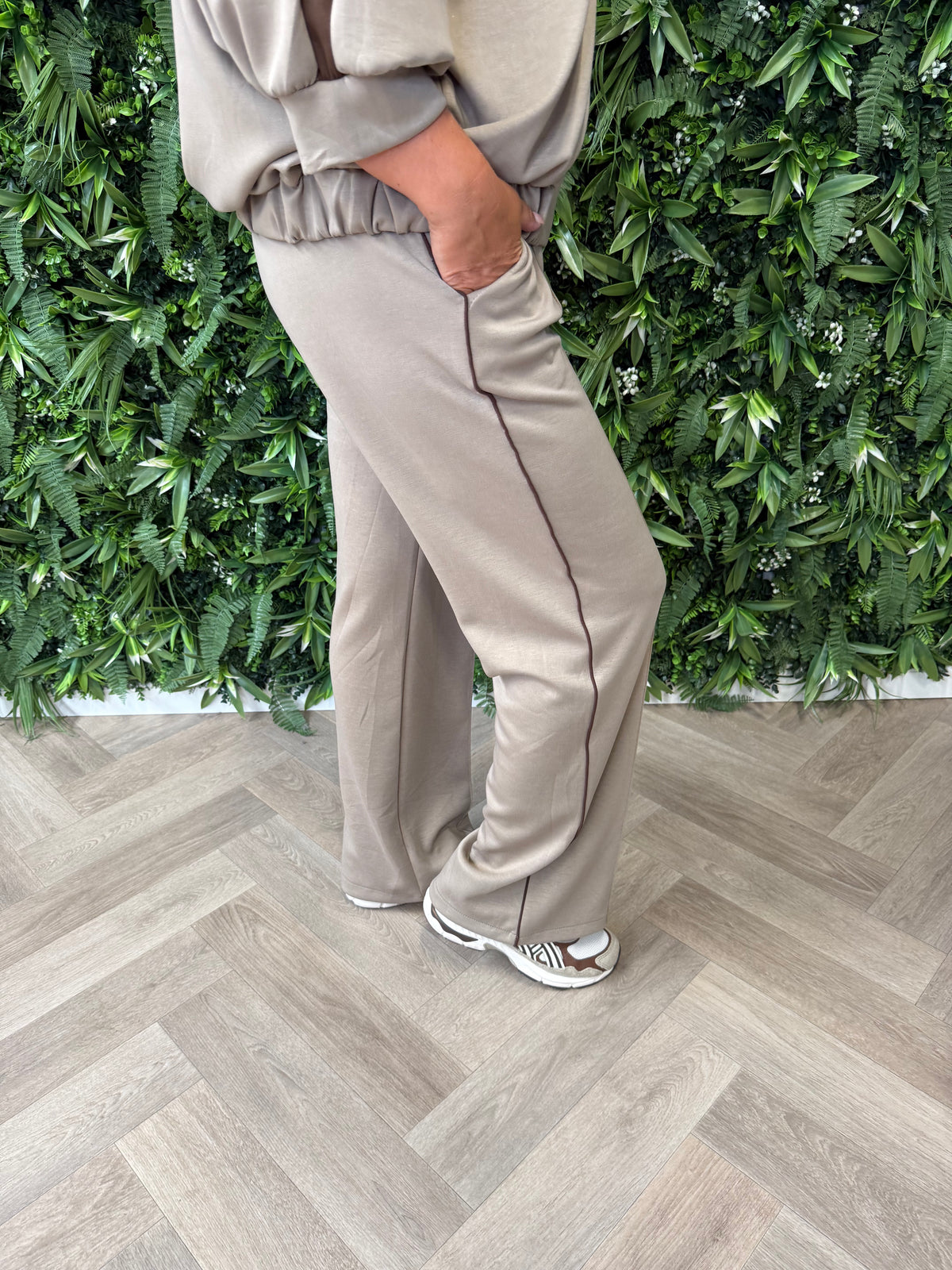 Tweedelig pak vest 3/4e mouwen taupe