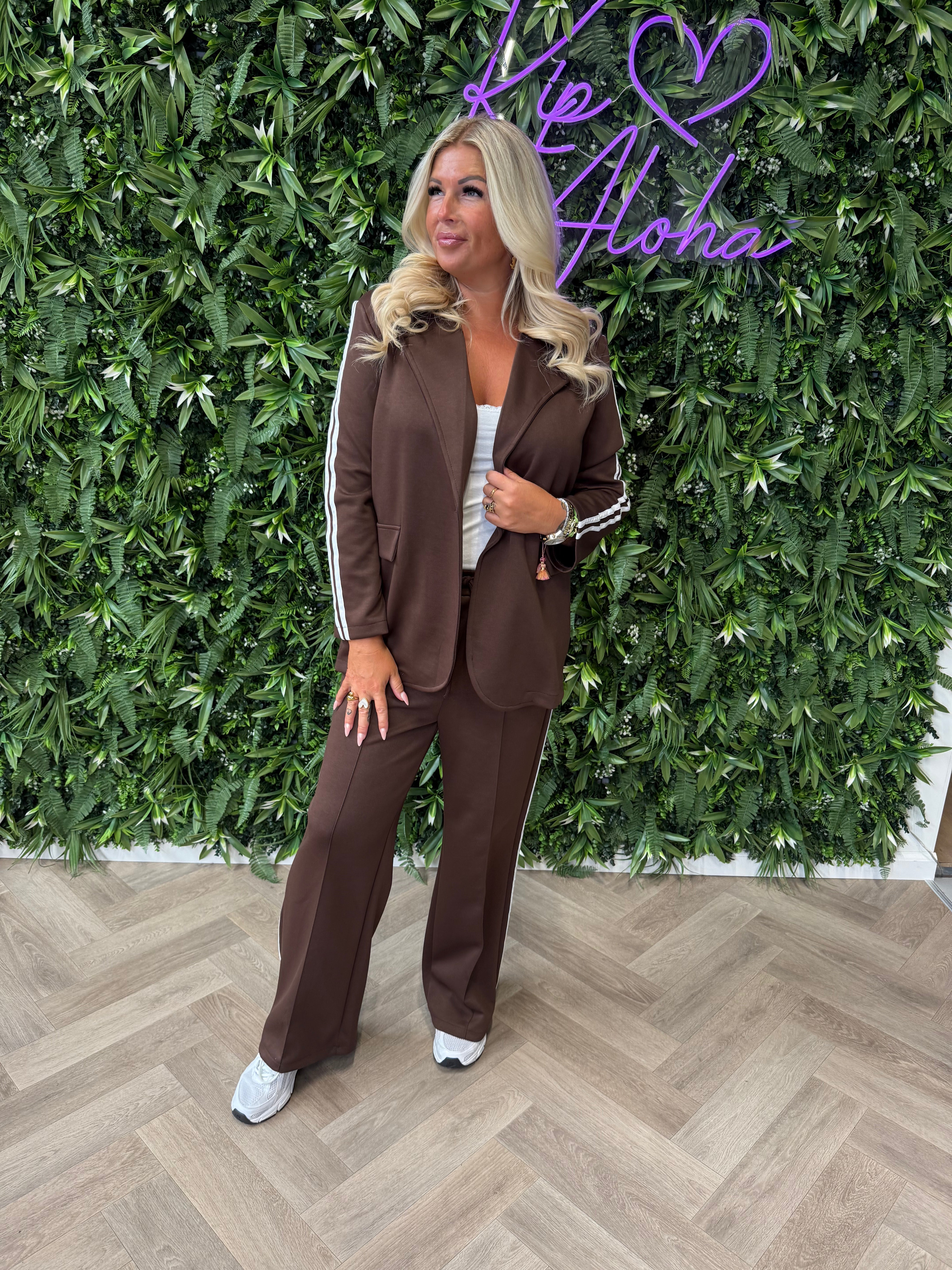 Tweedelig blazer joggingspak met bies donkerbruin