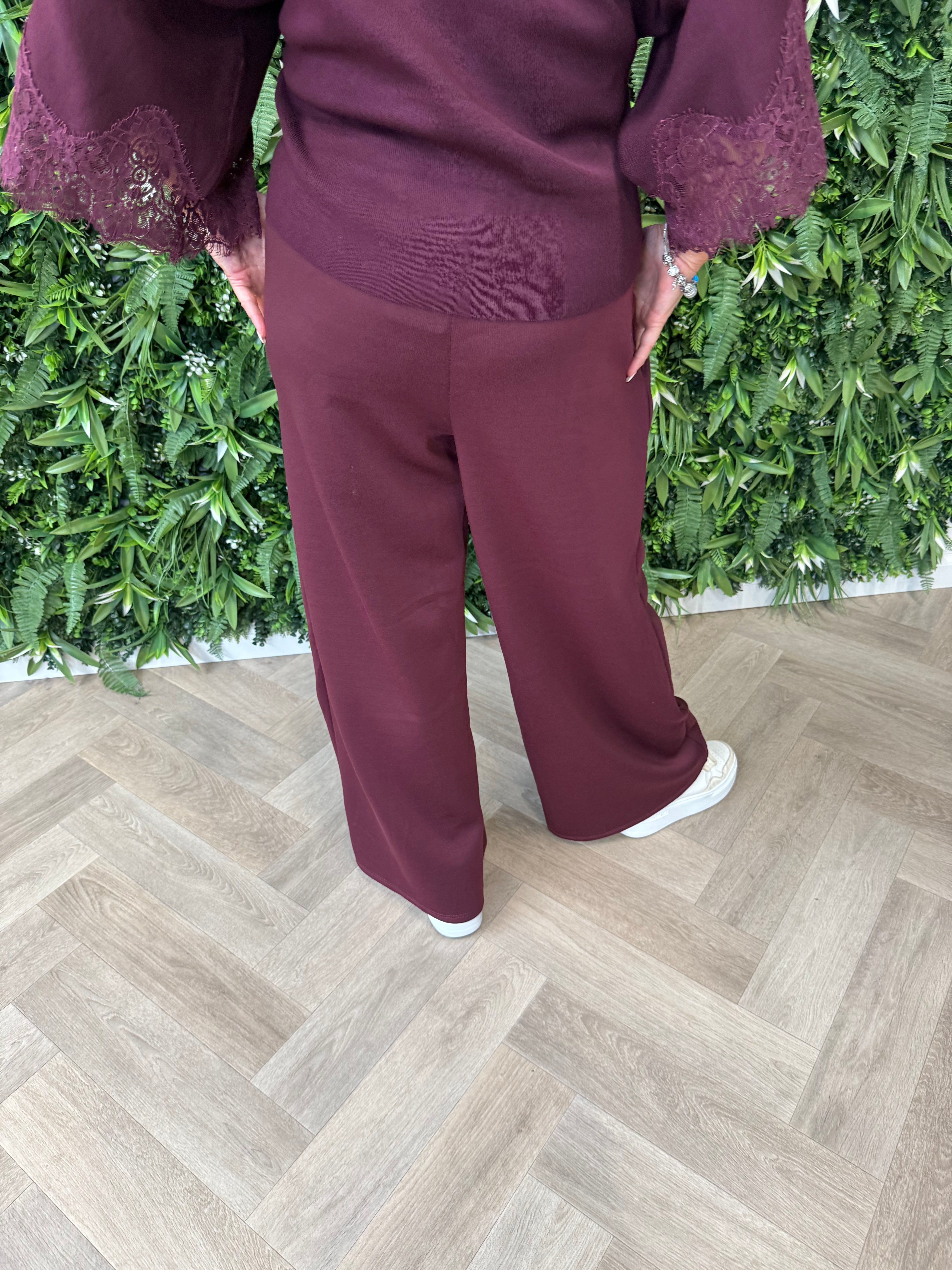 Wijde broek met streep bordeaux