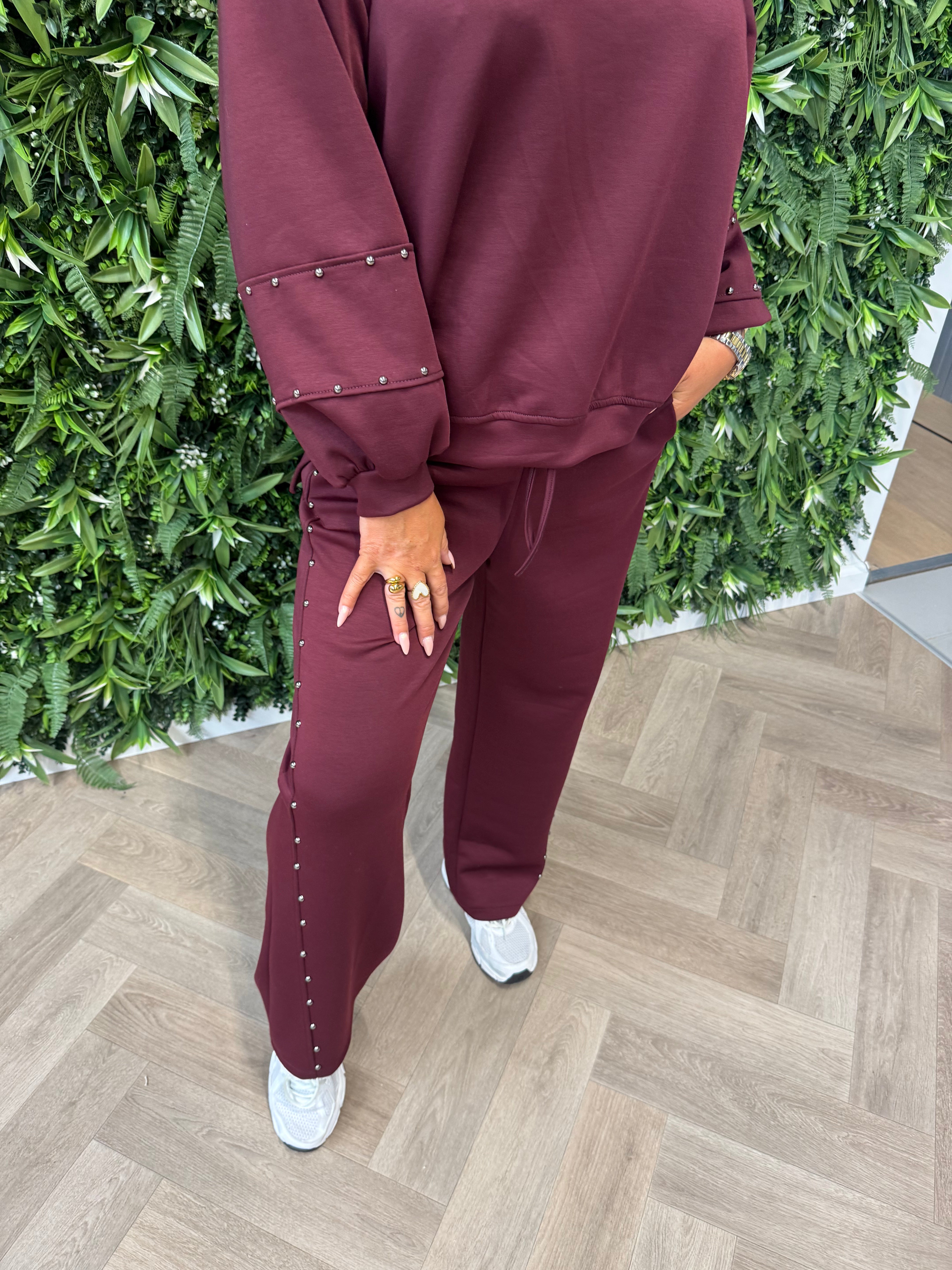 Tweedelig pak sweater pofmouwen studs bordeaux