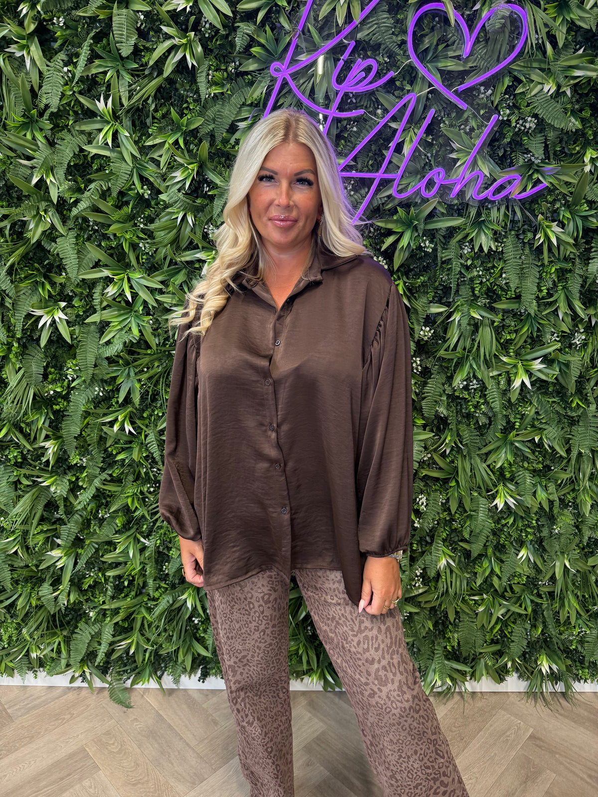 Silky blouse pofmouwen donkerbruin