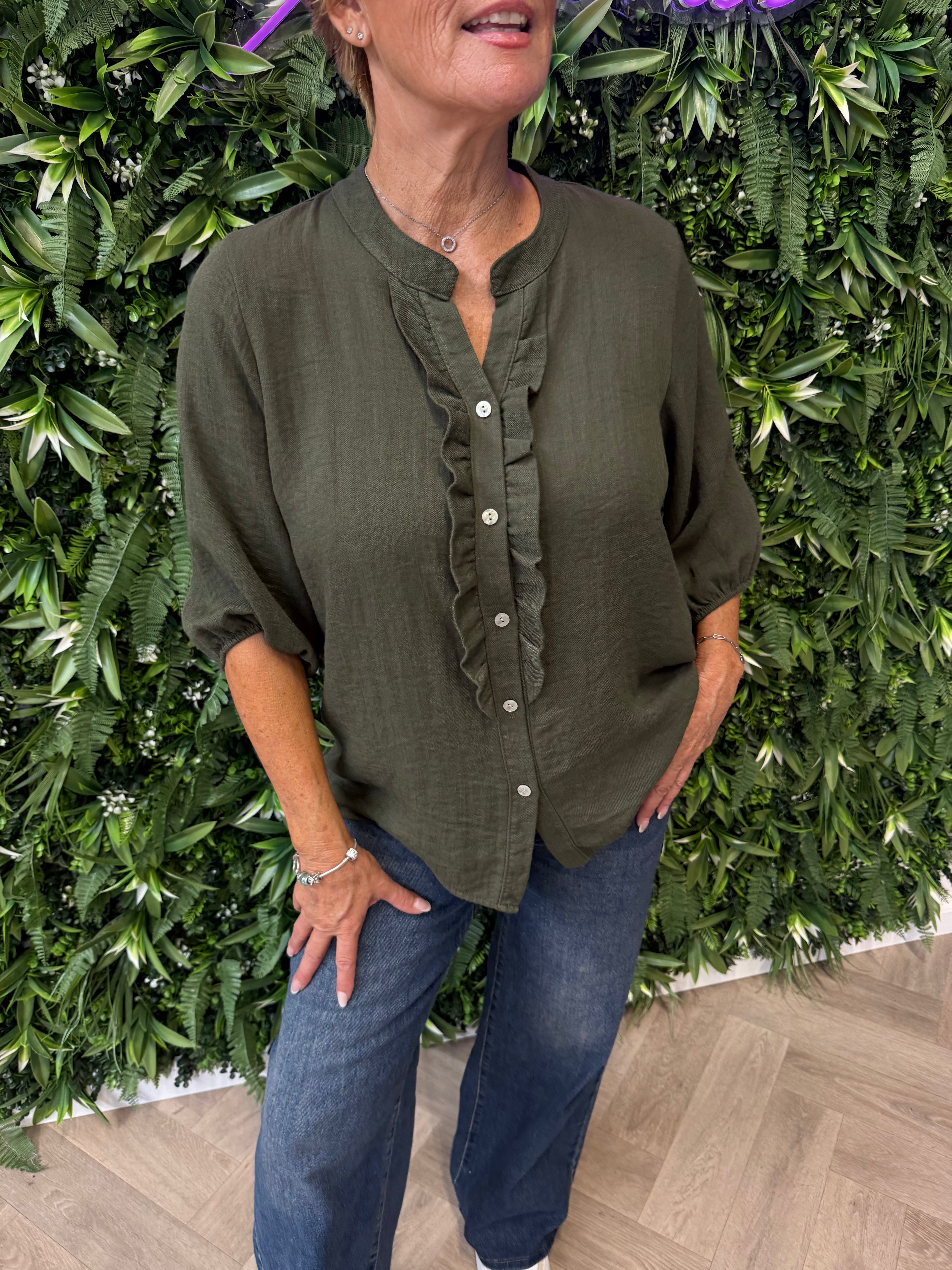 Blouse roezel 3/4e mouwen legergroen