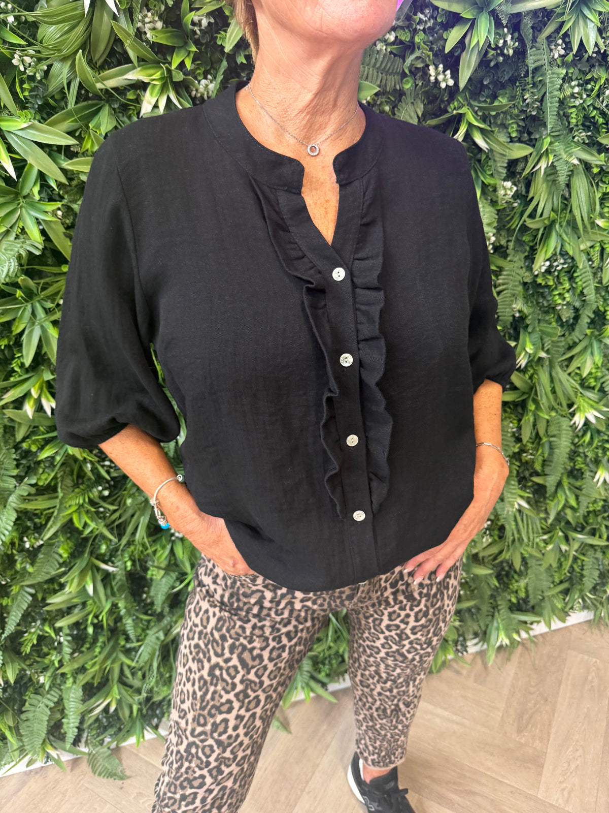Blouse roezel 3/4e mouwen zwart