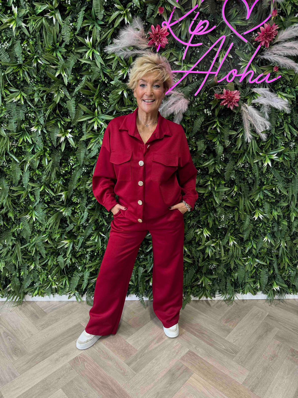 Tweedelig pak blouse met knopen donkerrood