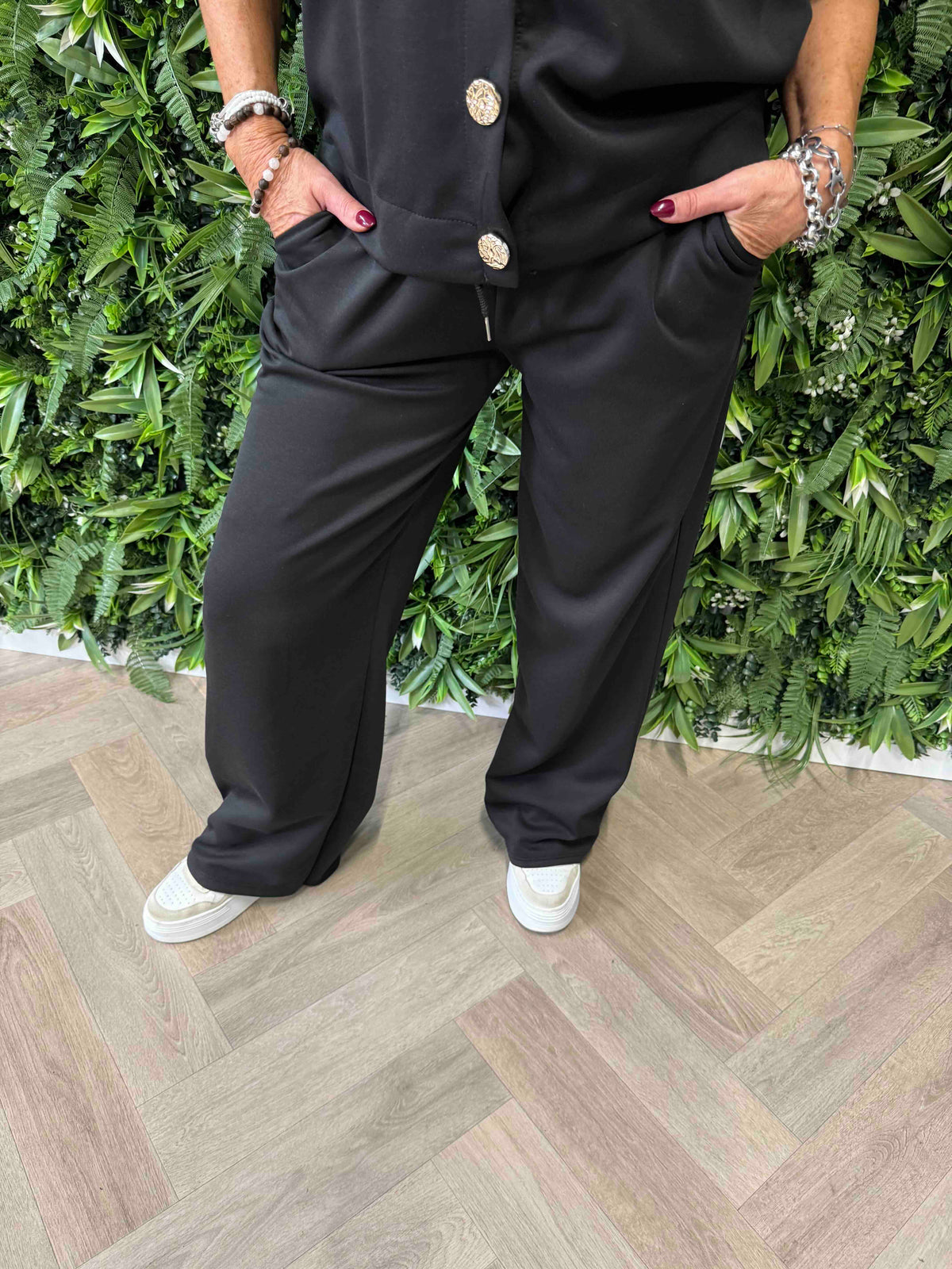 Tweedelig pak blouse met knopen zwart