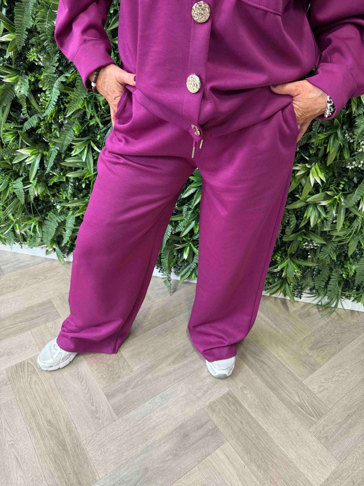 Tweedelig pak blouse met knopen cyclaam