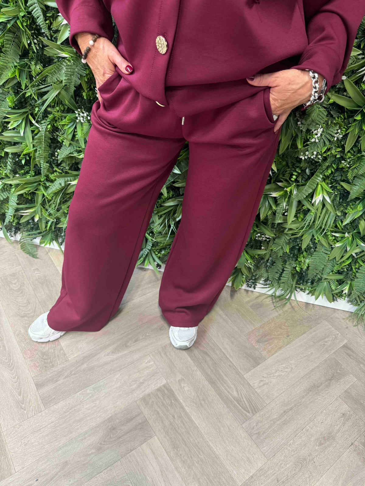 Tweedelig pak blouse met knopen bordeaux
