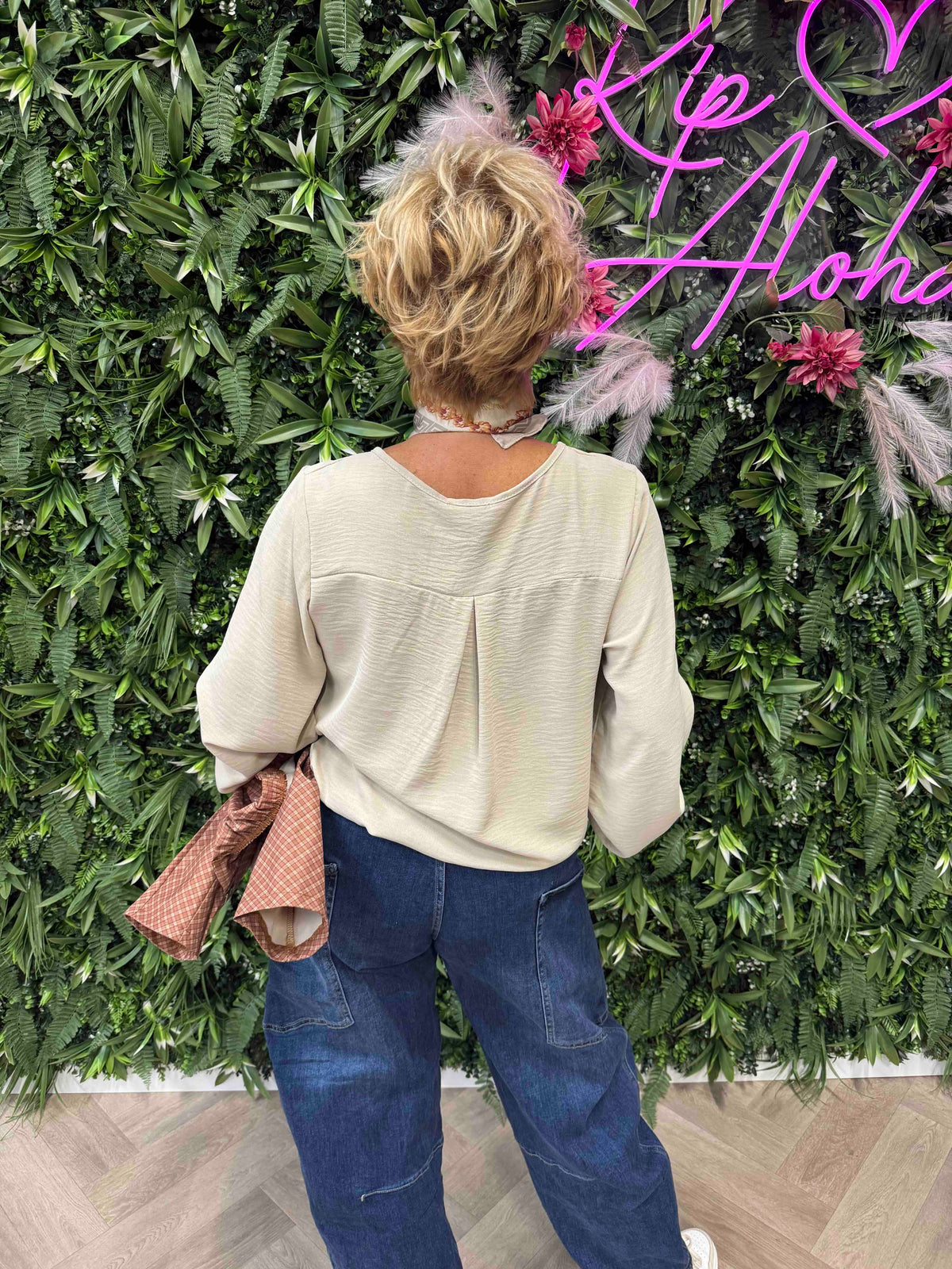 Top ronde hals met lange mouwen uni beige