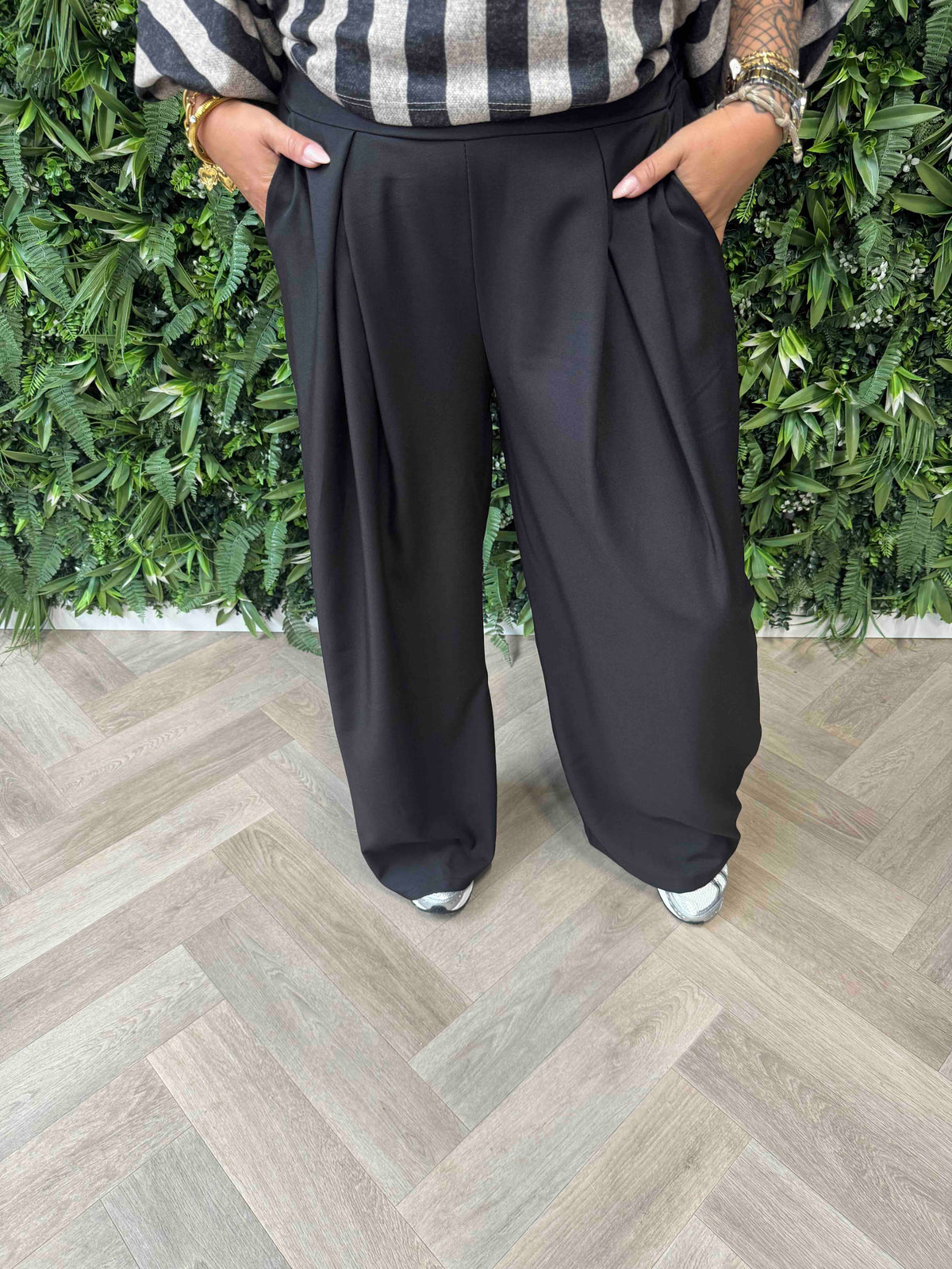 Pantalon met plooi zwart