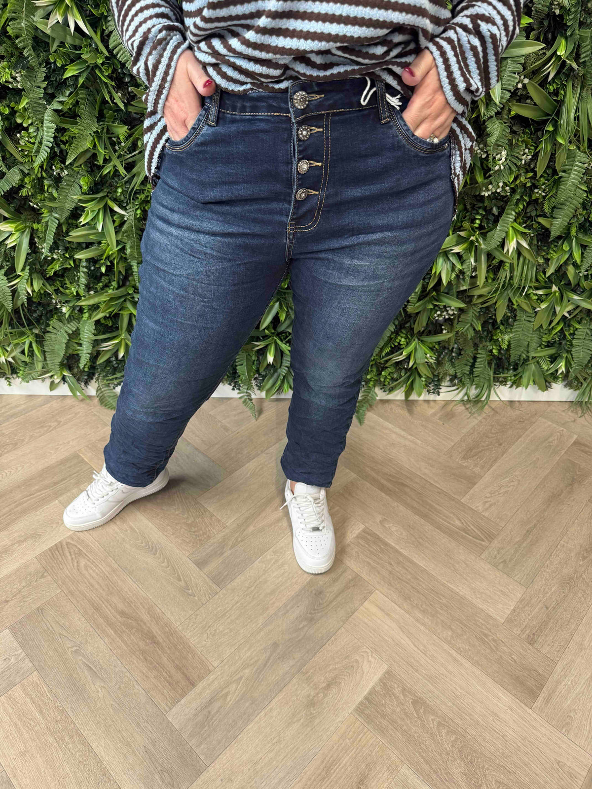 Karostar met sierknopen donkerblauw