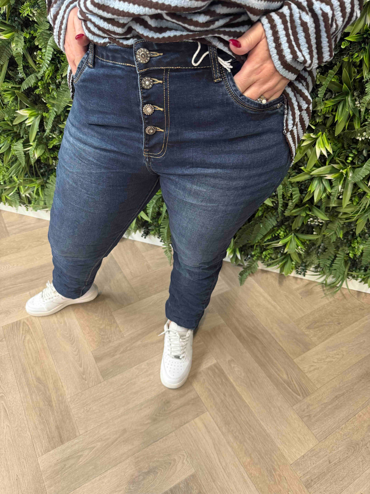 Karostar met sierknopen donkerblauw