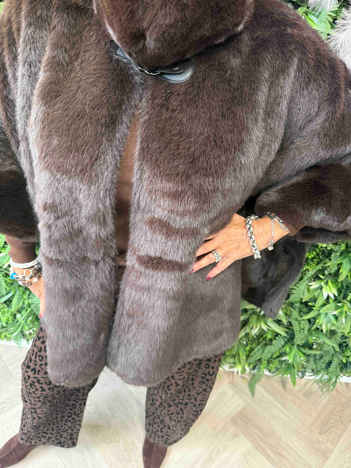 Faux fur jas korte mouwen donkerbruin
