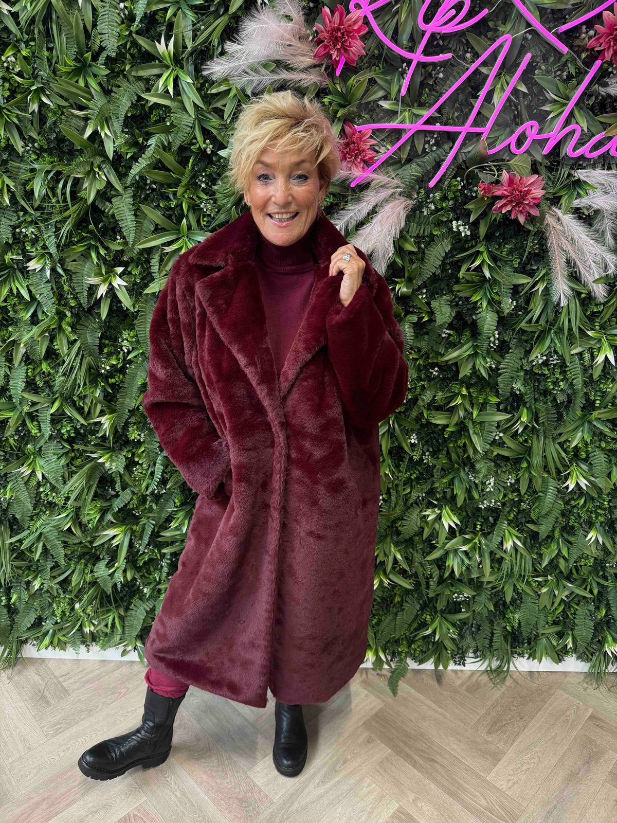 Lange faux fur mantel jas bordeaux
