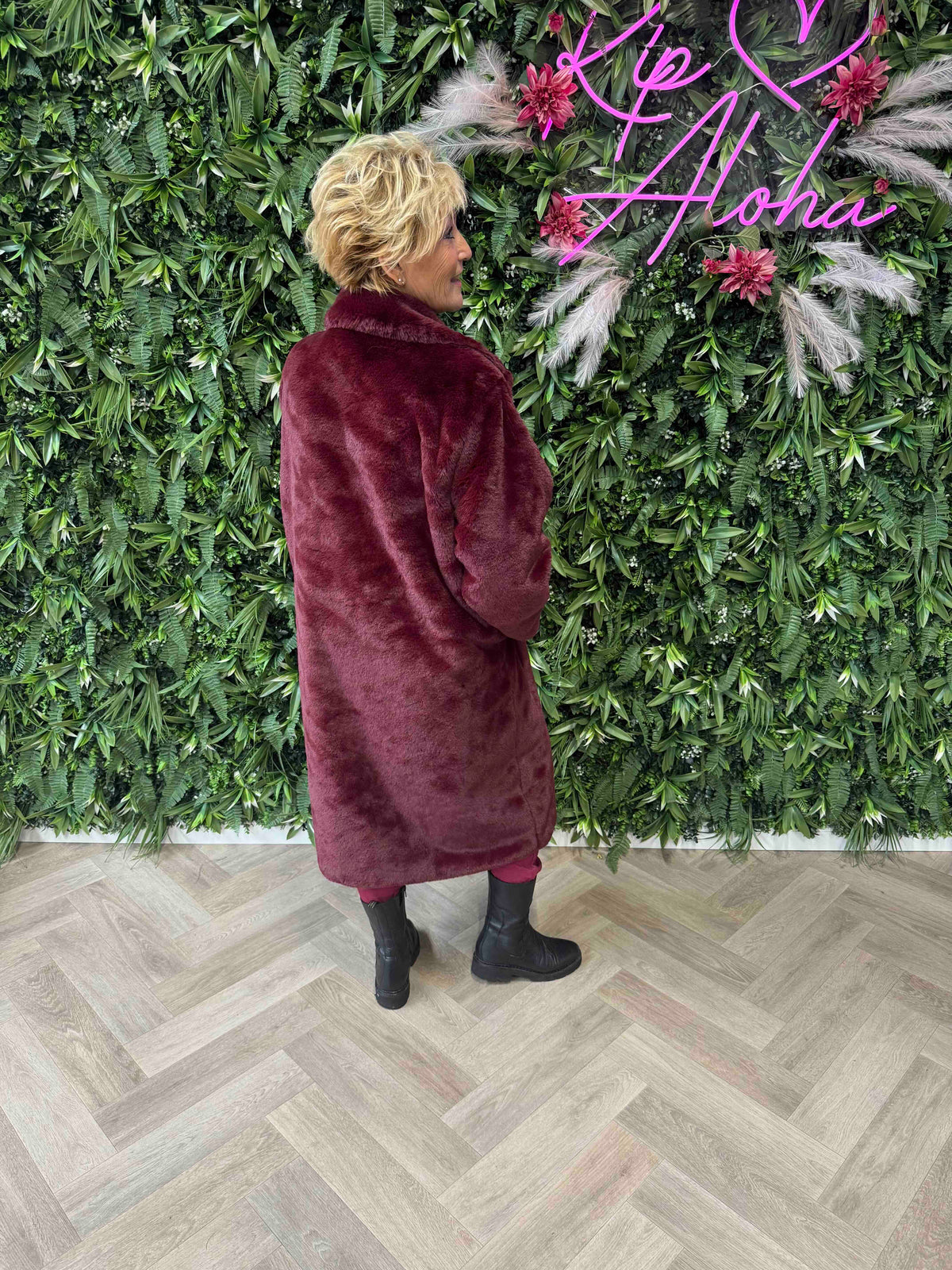 Lange faux fur mantel jas bordeaux
