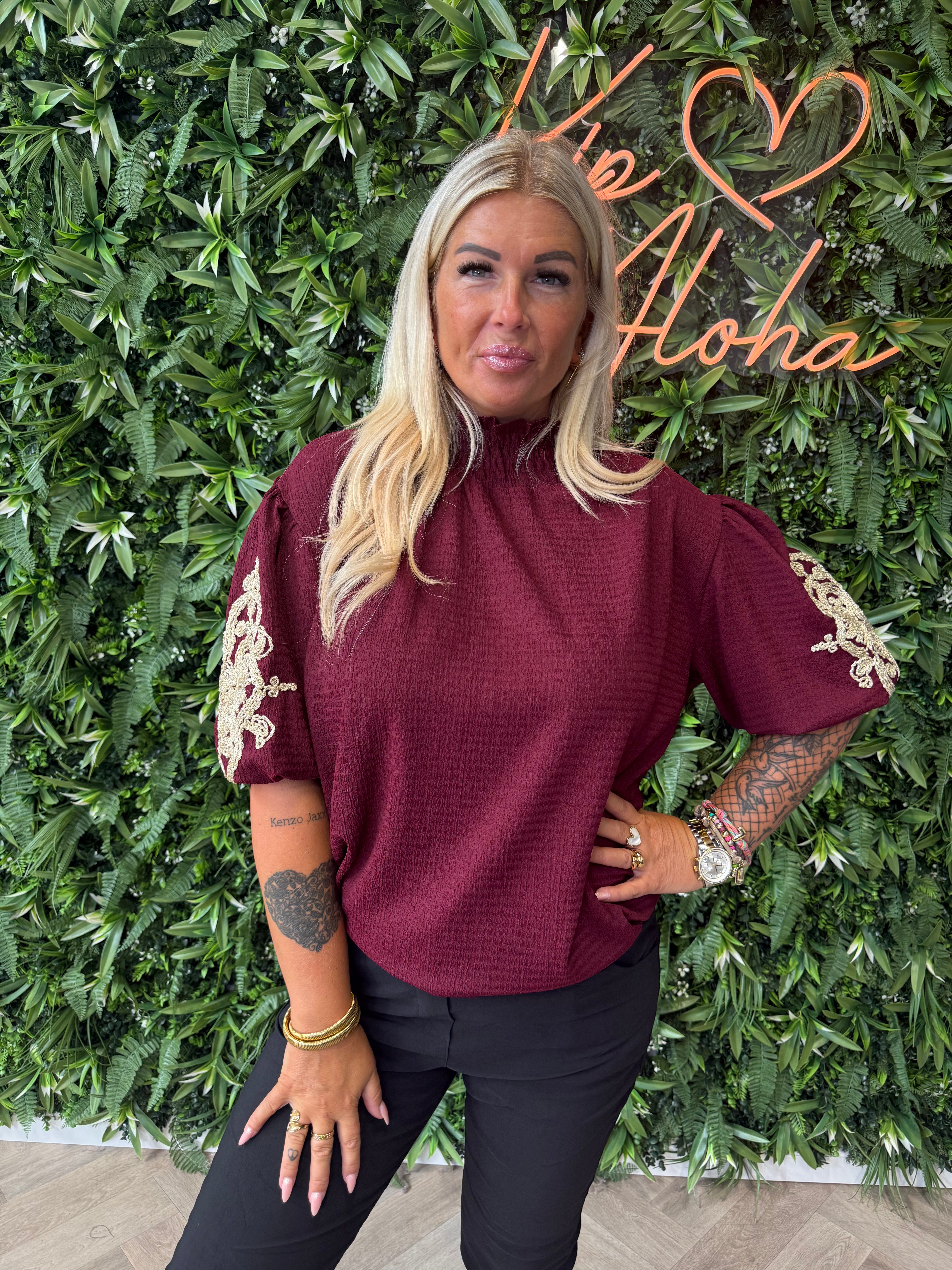Crepe top korte pofmouwen bordeaux